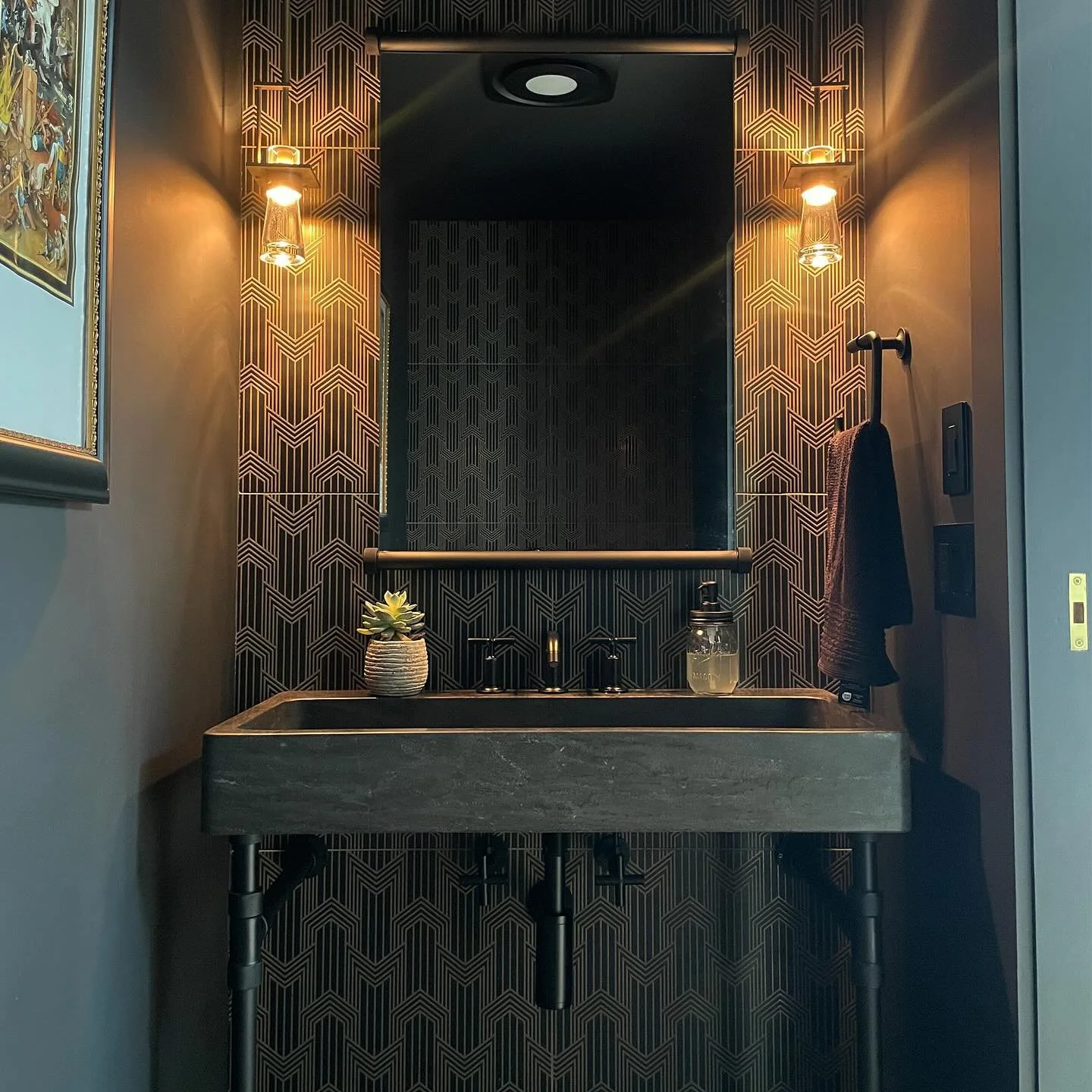 Step into the roaring twenties with a powder room straight out of Gatsby’s world. Flapper-era glamour meets Bosch’s surreal Garden of Earthly Delights, creating a space where jazz age decadence, opulence, and playful indulgence collide in