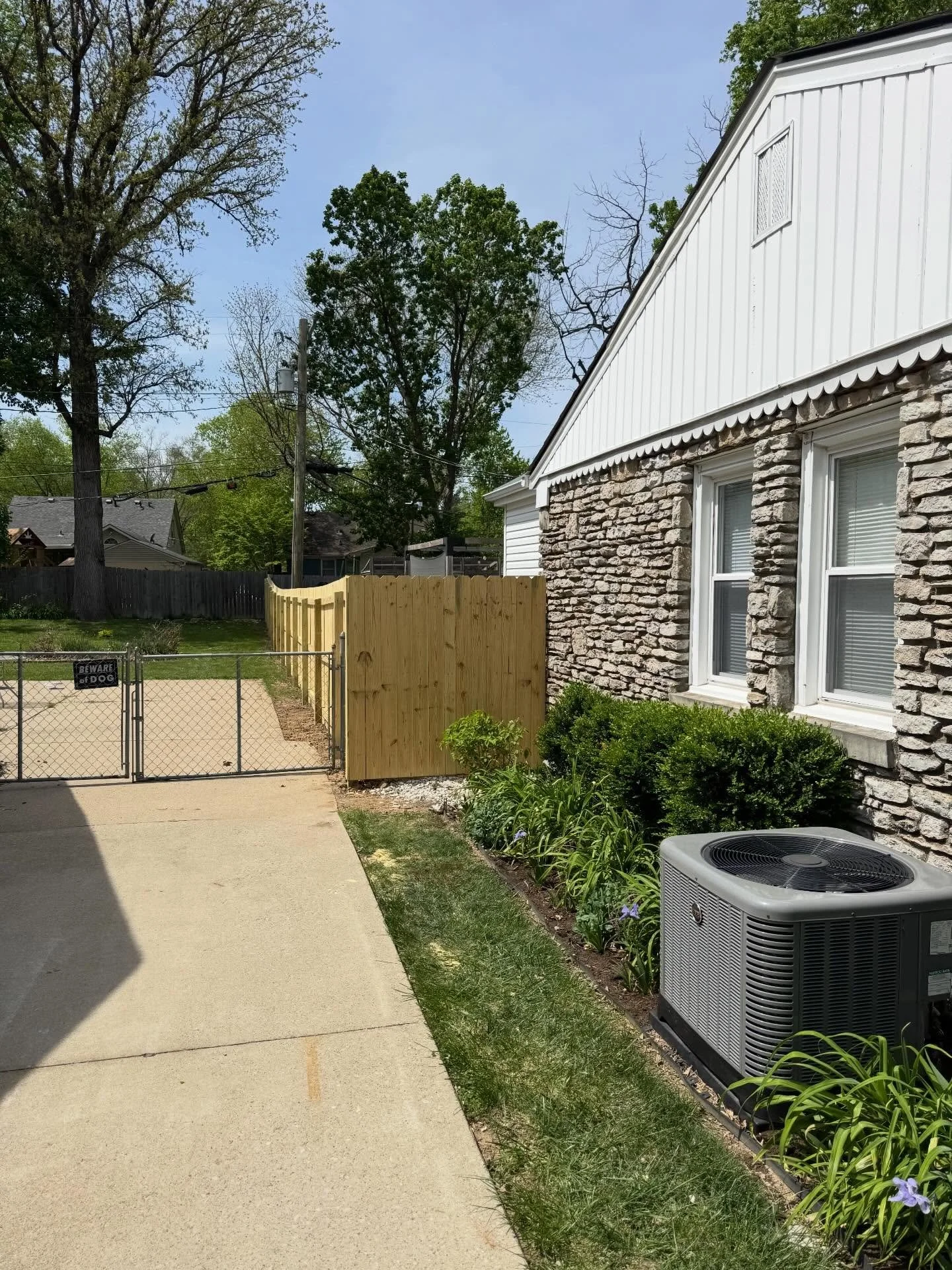 Thanks Cathy for the opportunity to replace your chainlink #cjhfencing #yellowpine #fence #woodwork