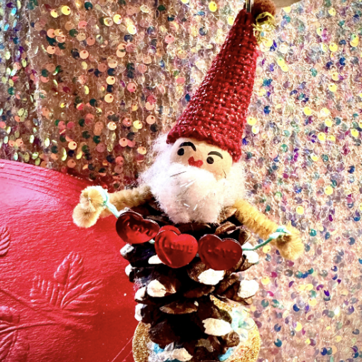 Valentine Craft: Pinecone People