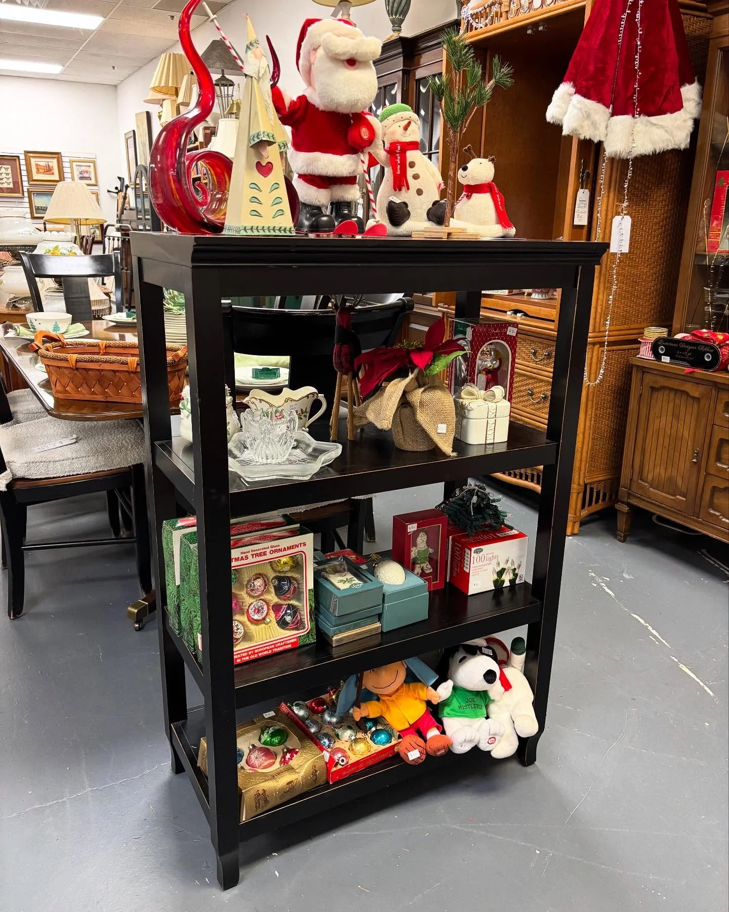 Our warehouse is feeling extra festive! 🌟

Come browse our Christmas collection: ornaments, d&eacute;cor, cozy furniture, and unique finds that make your home holiday-ready🎄🎅🏻

📍244 Sheffield Street, Mountainside, NJ 07092
⏰Tuesday 10am-4pm
  Th