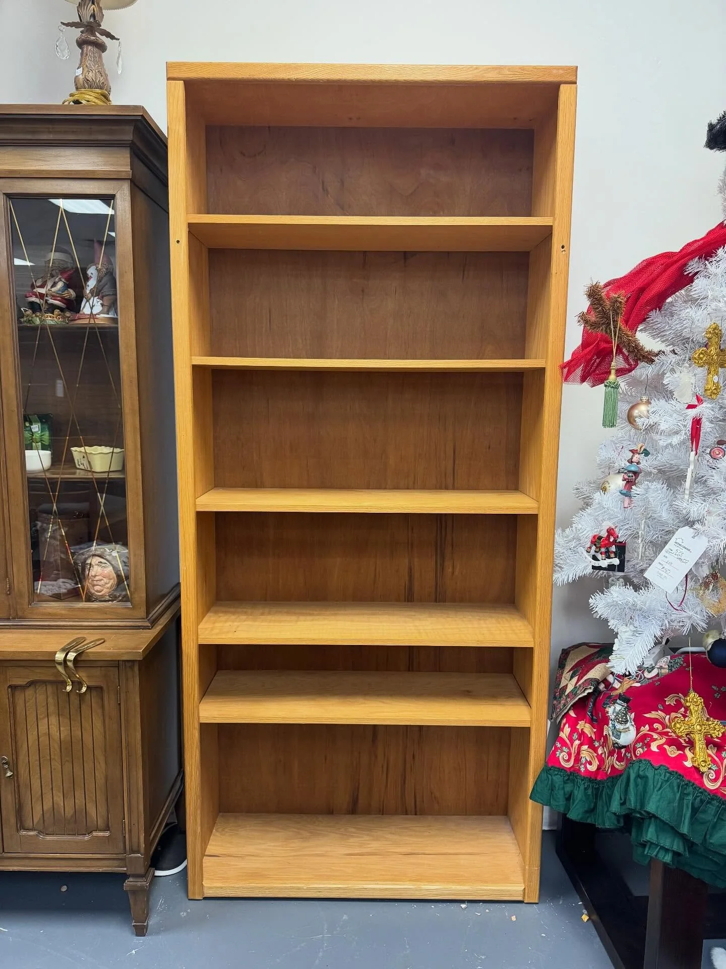 Furniture drop just landed 👀🔥

Dressers, bookcases, bar stools, and more, all at thrift prices that feel illegal!🫶🏽

Come treasure hunt at Moving Forward Warehouse and take home something amazing!🏡🪞🖼️

📍244 Sheffield Street, Mountainside, NJ 