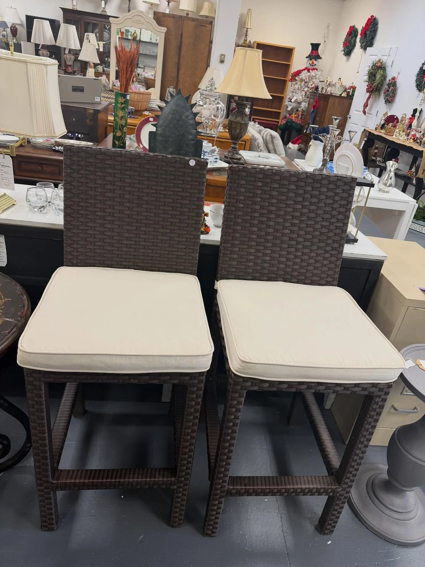 🚨NEW INVENTORY THIS WEEK🚨

We have everything from chairs desks and dresses to glassware and decor!🖼️🪑

Stop in today, Nov 25th and take you pick before all the goodies are gone😊

📍244 Sheffield Street, Mountainside, NJ 07092 
🕕Tuesday 10a-4pm