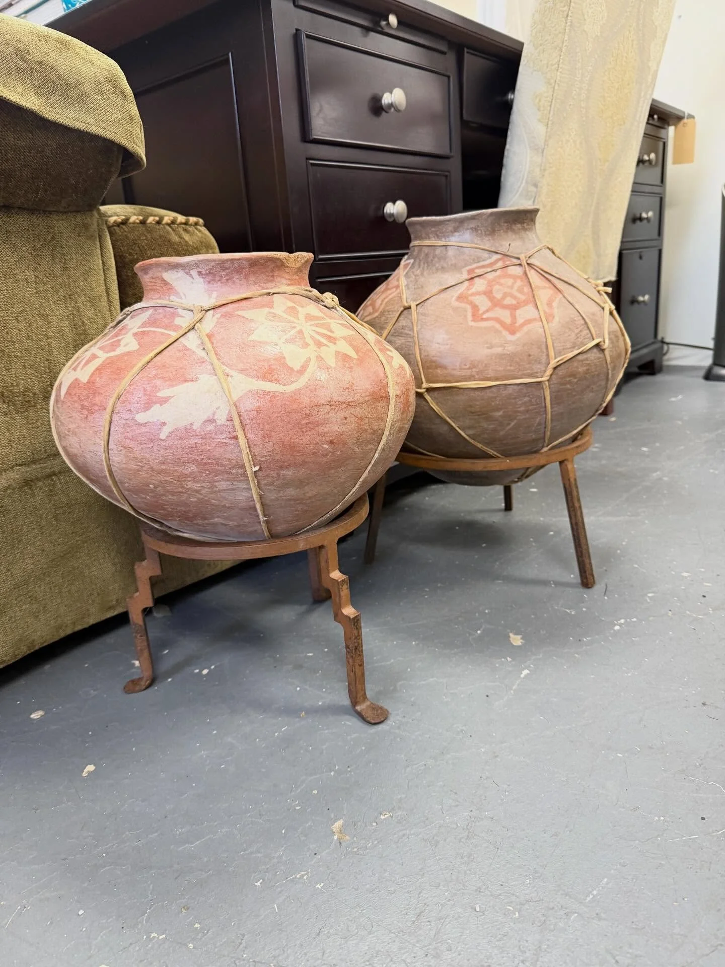 Some new inventory that just hit the floor and team favorites this week!🤩

Make sure to stop in and shop with us to discover more treasures like these!🖼️🪞🪑🛋️

Which piece is your favorite!? Comment below⬇️

📍244 Sheffield Street, Mountainside, 