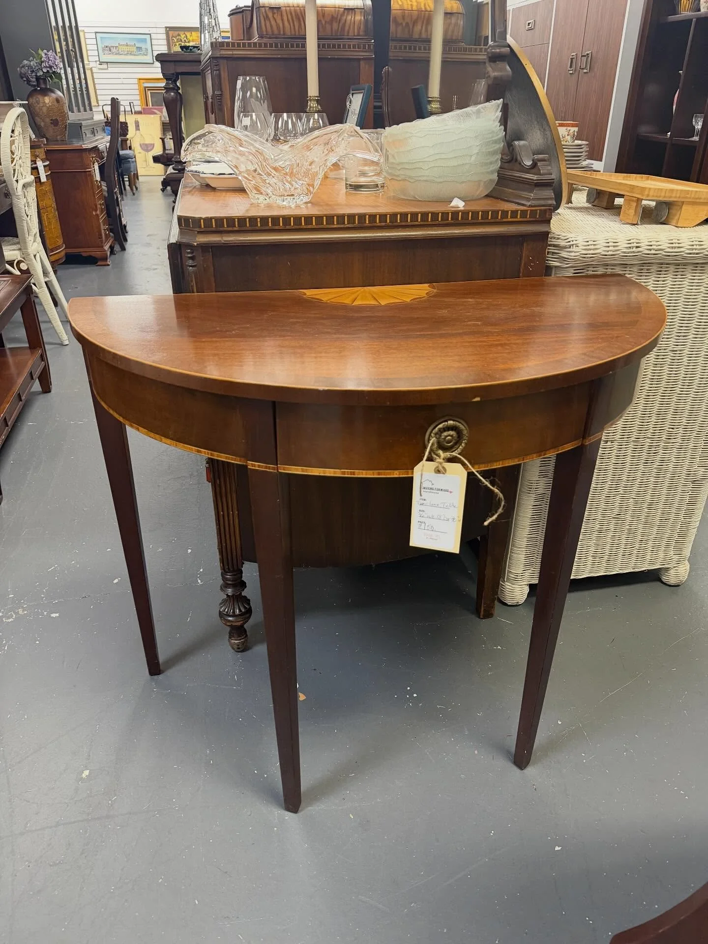 New inventory into the warehouse this week! Such fun little trinkets to decorate your home with!🤩🛋️🪑🖼️

Make sure to stop in this week and shop with us to grab these unique finds!🛍️

📍244 Sheffield Street, Mountainside, NJ 07092
🕕Tuesday 10a-4