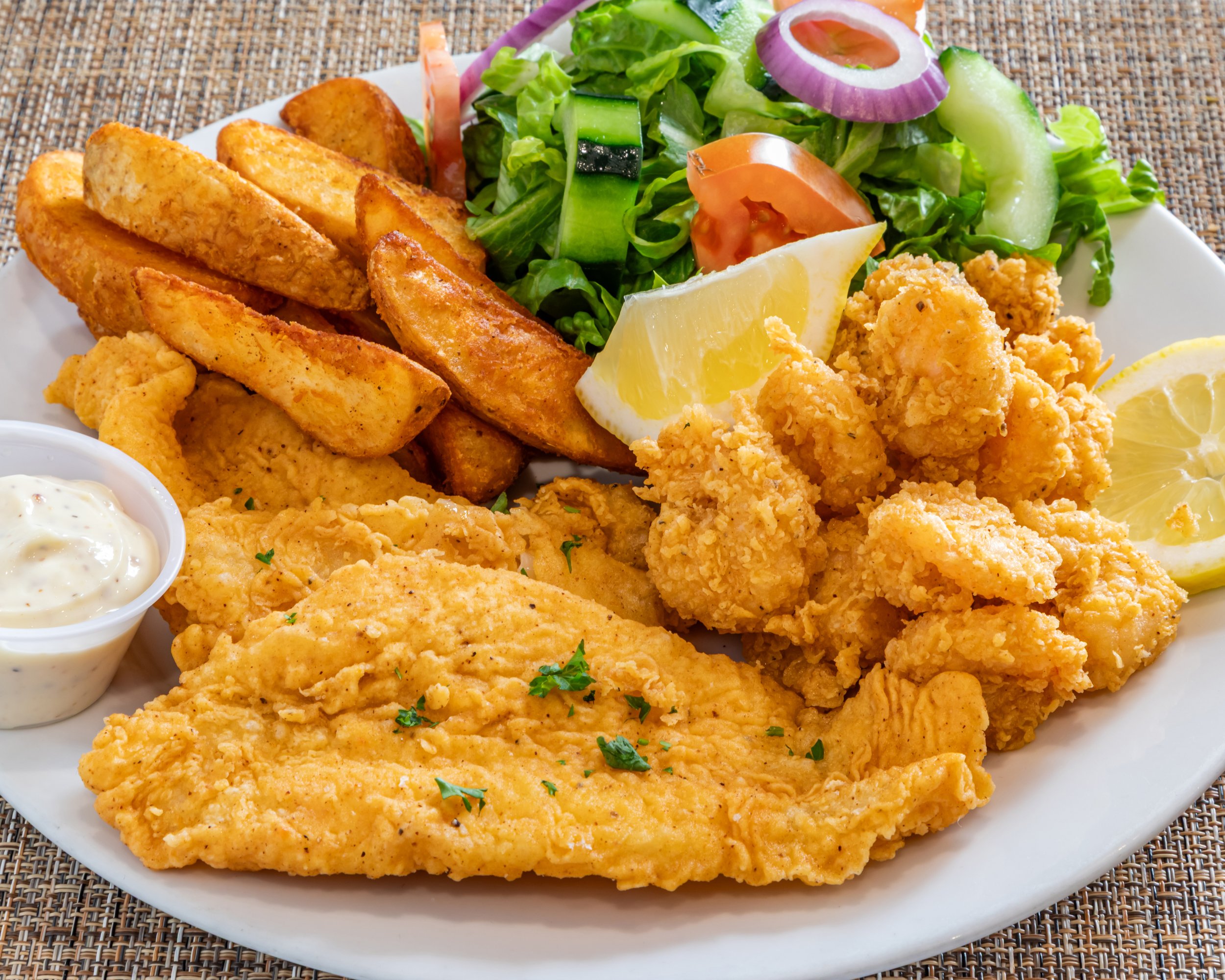 Brosto(NewOrleans)_SeafoodPlatterMix(Plate).jpg