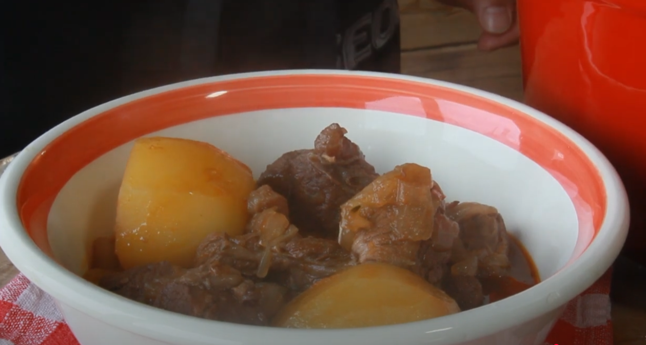 GOULASH DI MANZO ALL'UNGHERESE