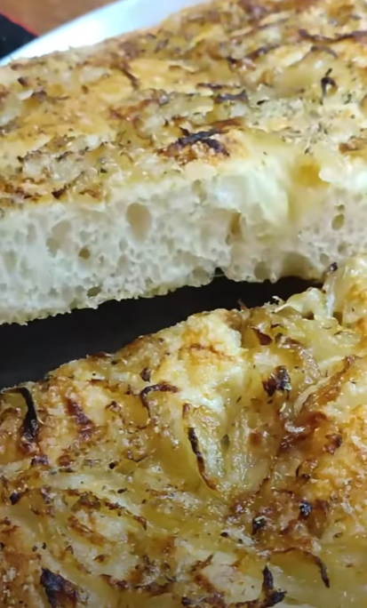 FOCACCIA CON LE CIPOLLE