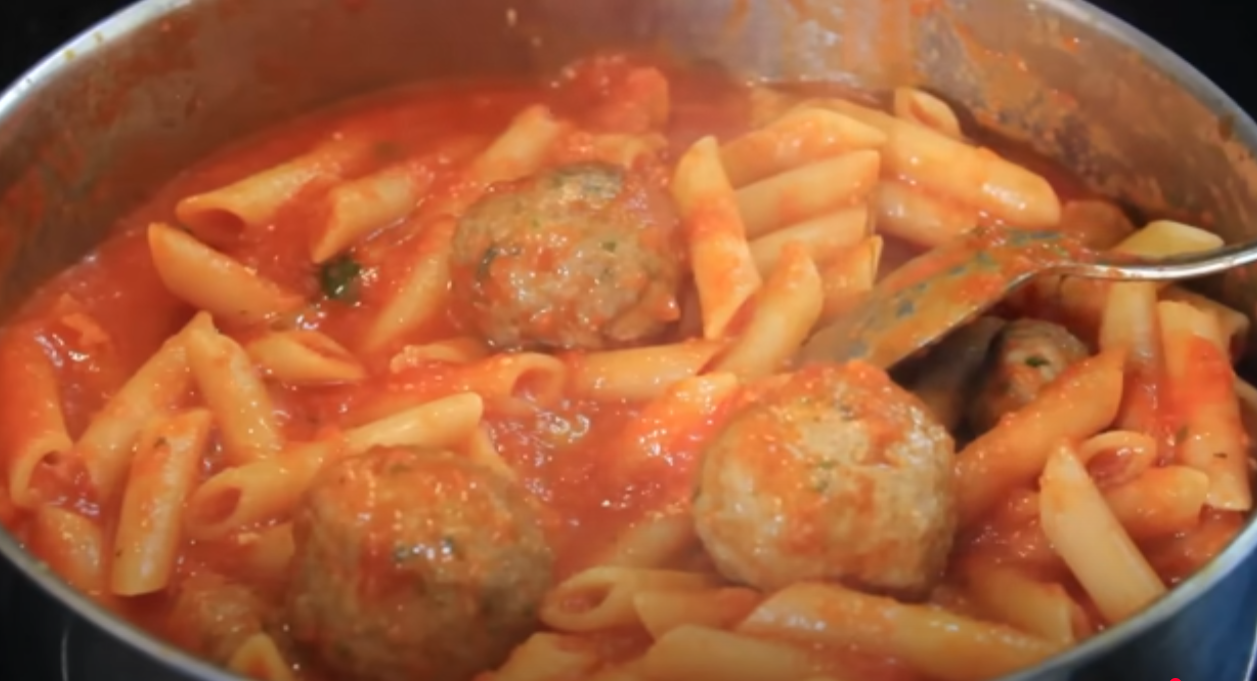 PASTA con le POLPETTE