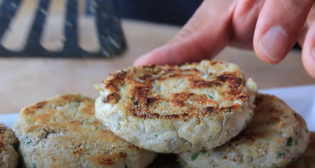 BURGER DI MELANZANE e RICOTTA SENZA FRIGGERE SENZA FORNO