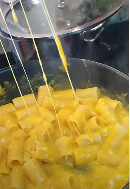 pasta CREMA DI ZUCCA e SCAMORZA