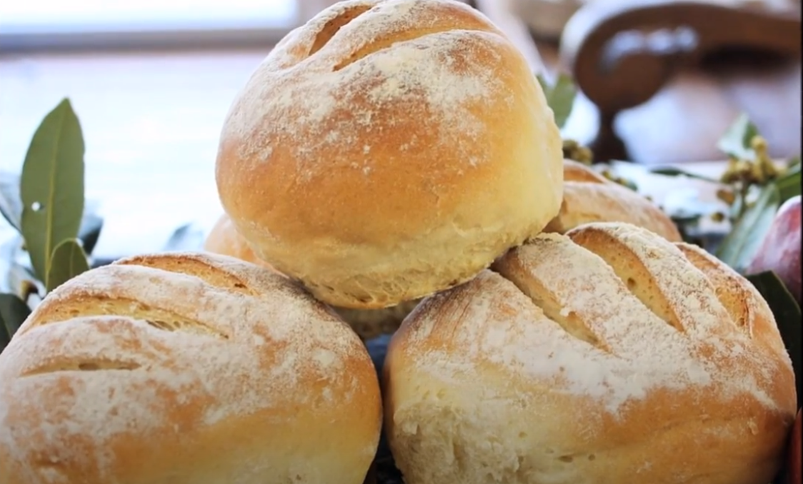 PANE MORBIDO CON FARINA 00 DEL SUPERMERCATO