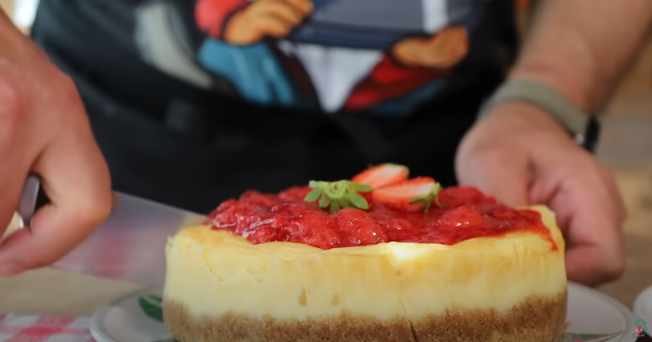 TORTA MAMMA MIA CHEESECAKE COTTA ai FRUTTI di BOSCO