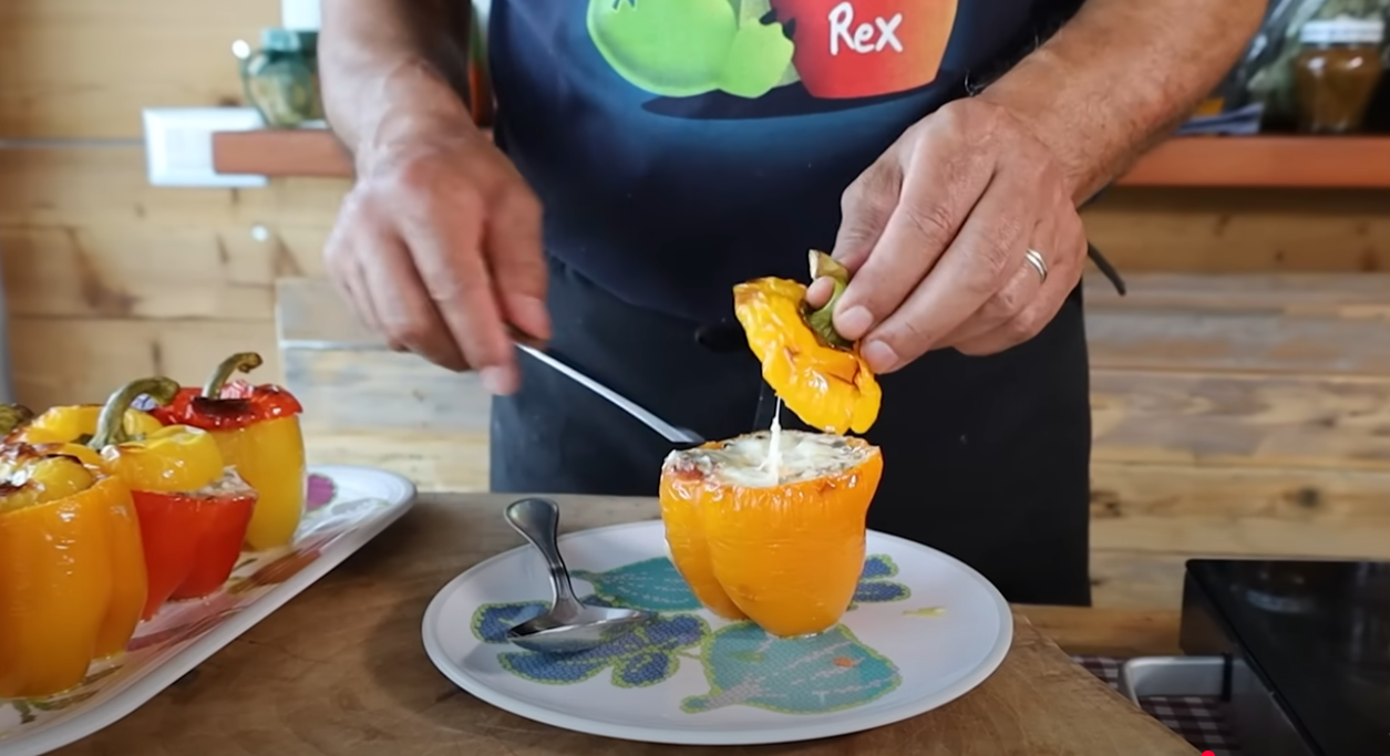 PEPERONI RIPIENI VEGETARIANI