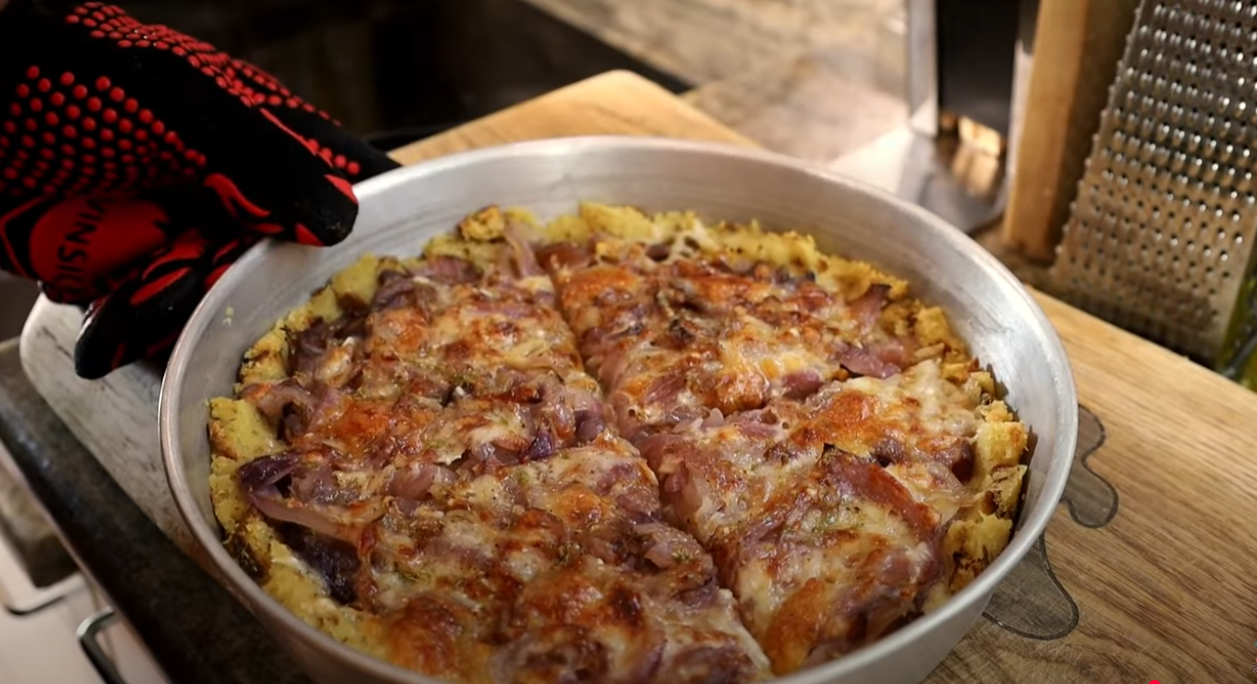 PIZZA DI PANE IN PADELLA SENZA FORNO