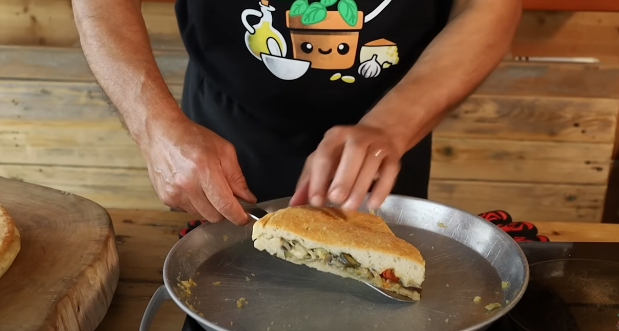 PIZZA RIPIENA DELLA DOMENICA