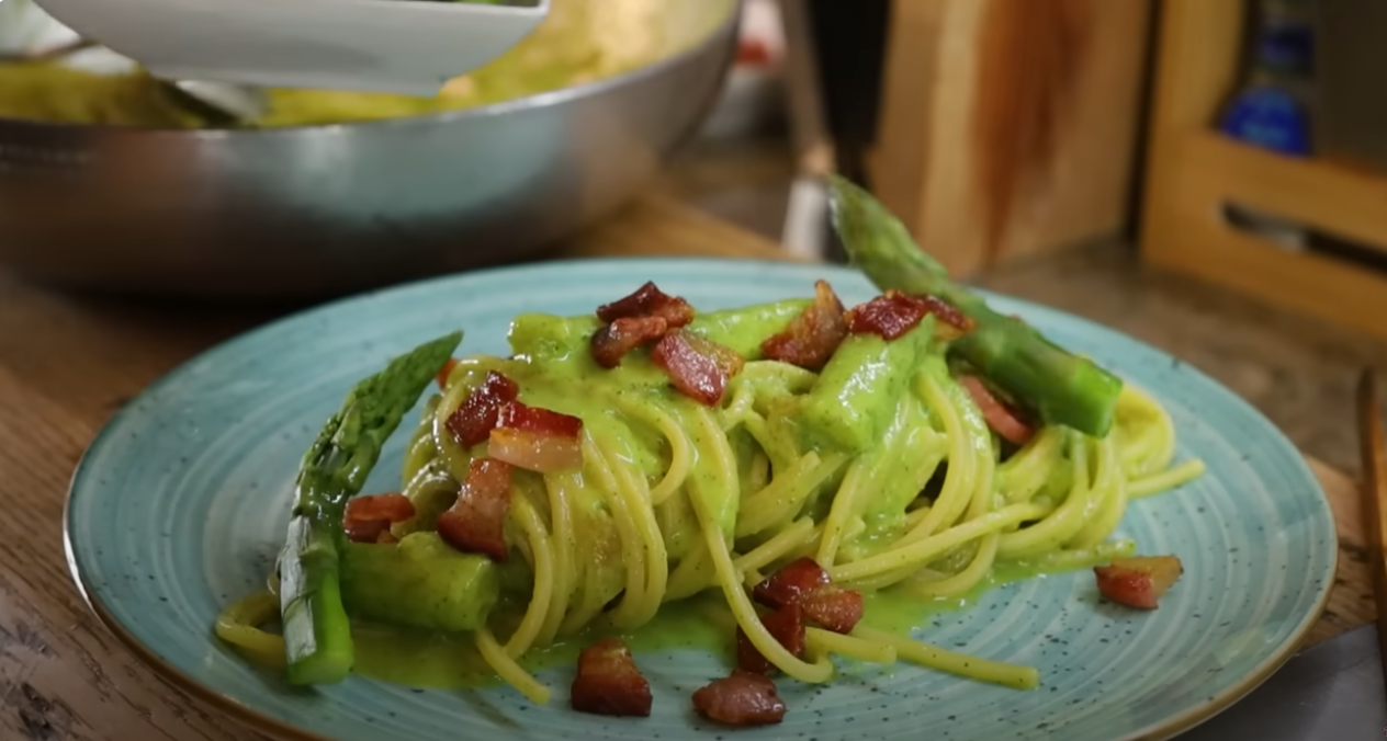 SPAGHETTI ASPARAGI E GUANCIALE