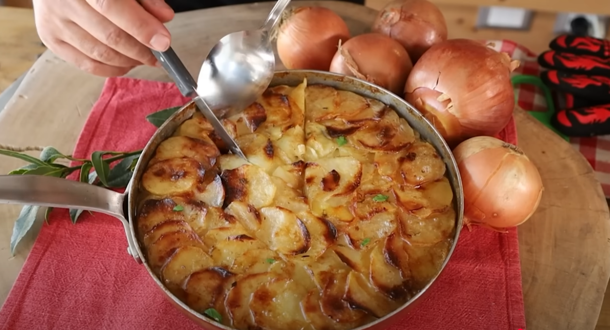 LA MIGLIORE RICETTA DI PATATE E CIPOLLE DEL MONDO