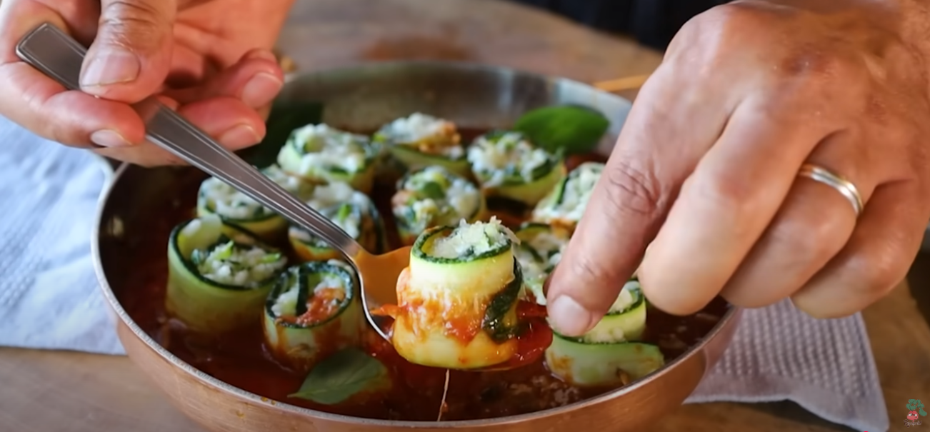 INVOLTINI DI ZUCCHINE AL POMODORO