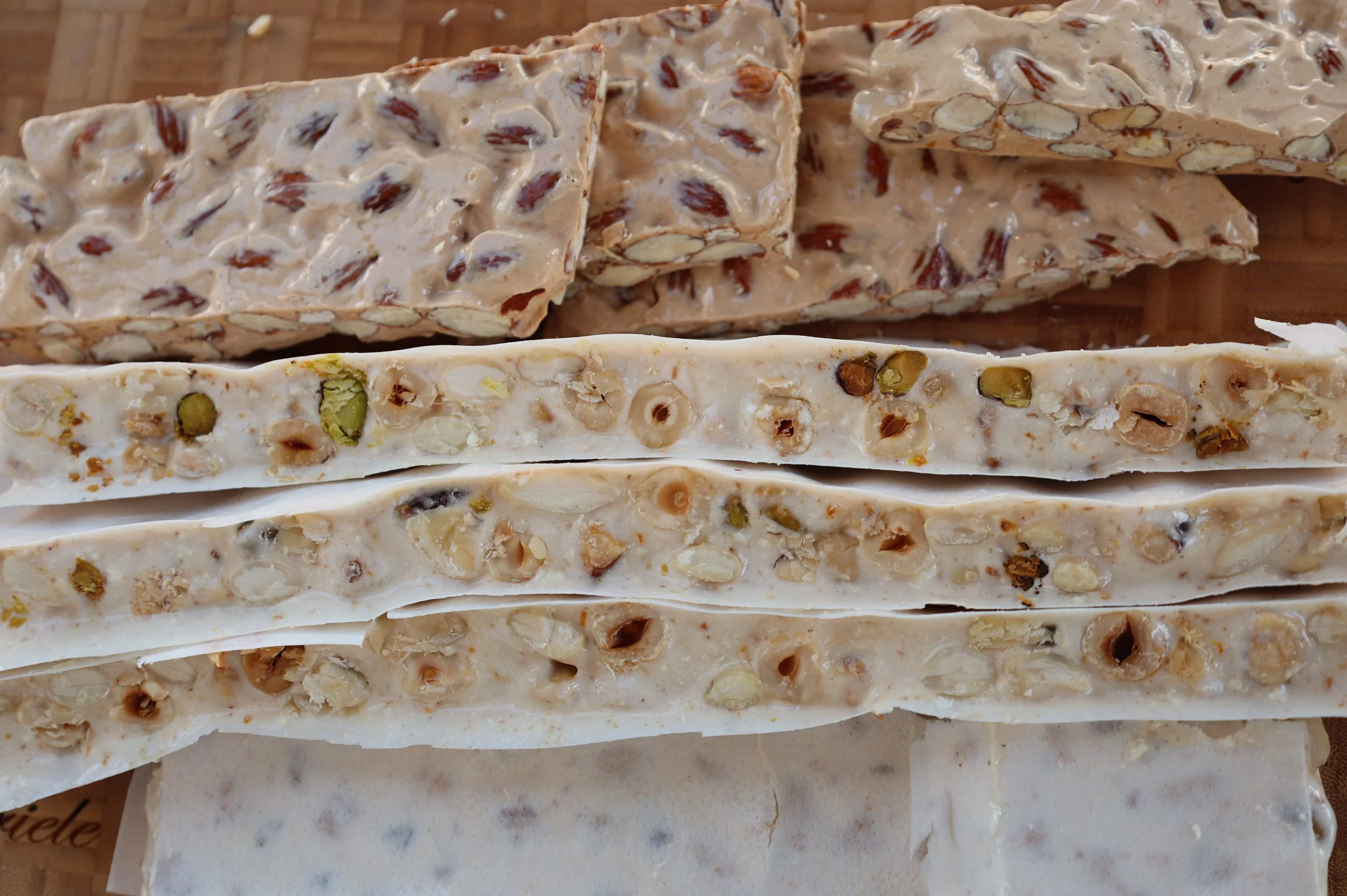 TORRONE FACILE MORBIDO E DURO