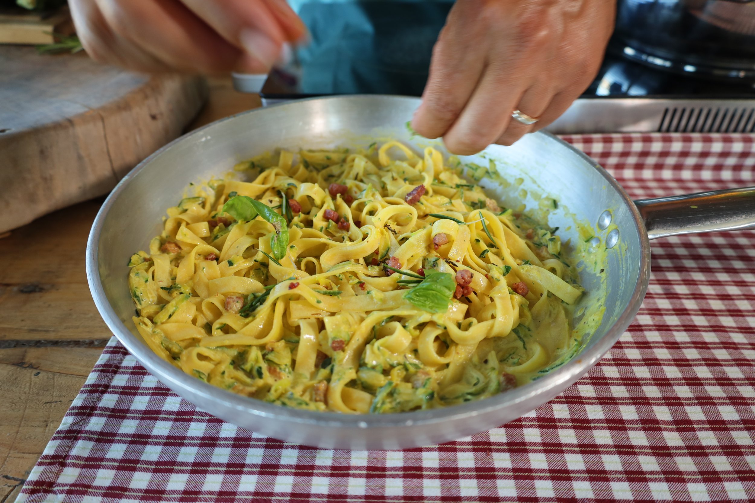 TAGLIATELLE CREMA di ZUCCHINE e ZAFFERANO