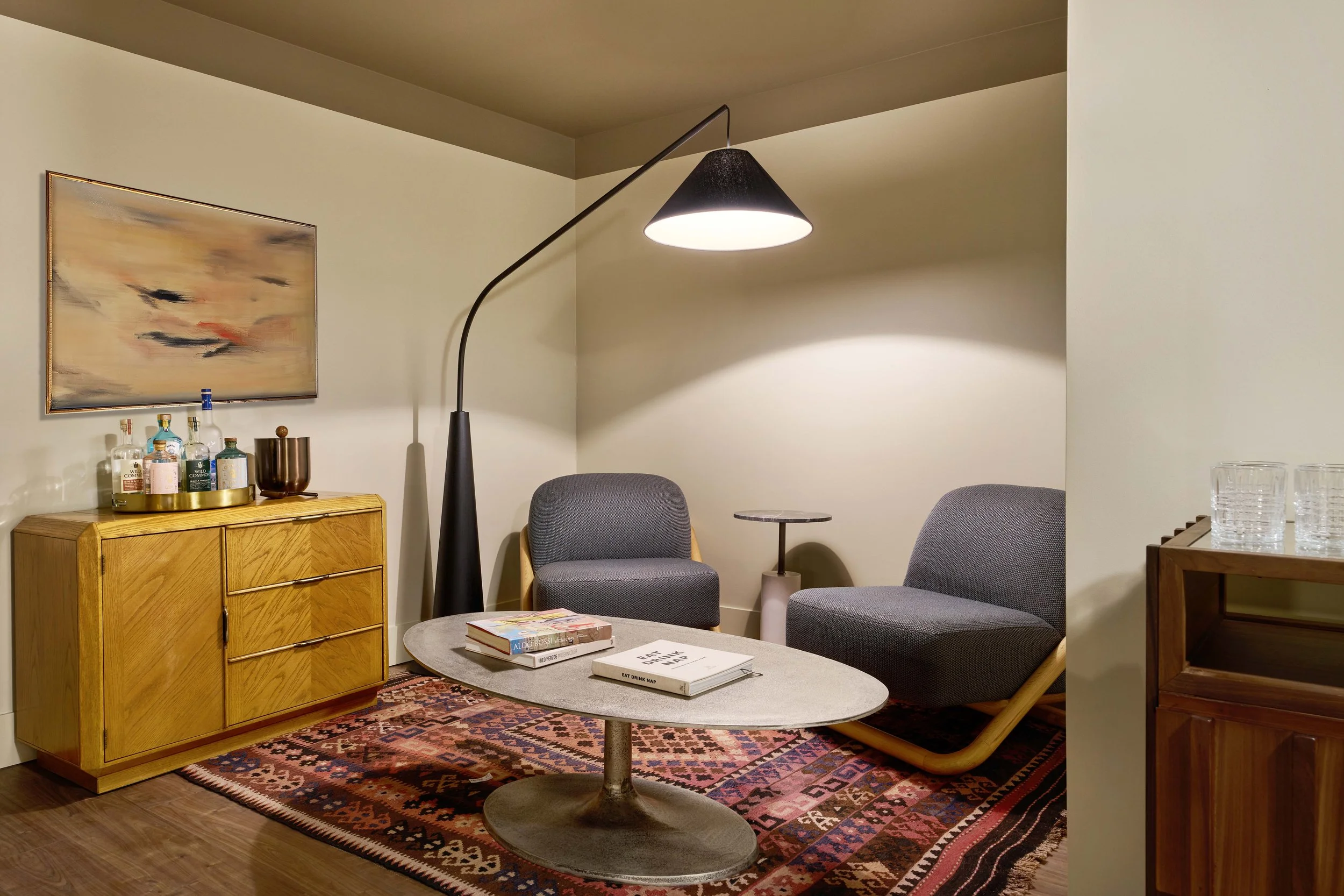 002_260323_WerkCreative_All Inn Hotel_DoubleQueenSuiteLounge_72DPI.jpg