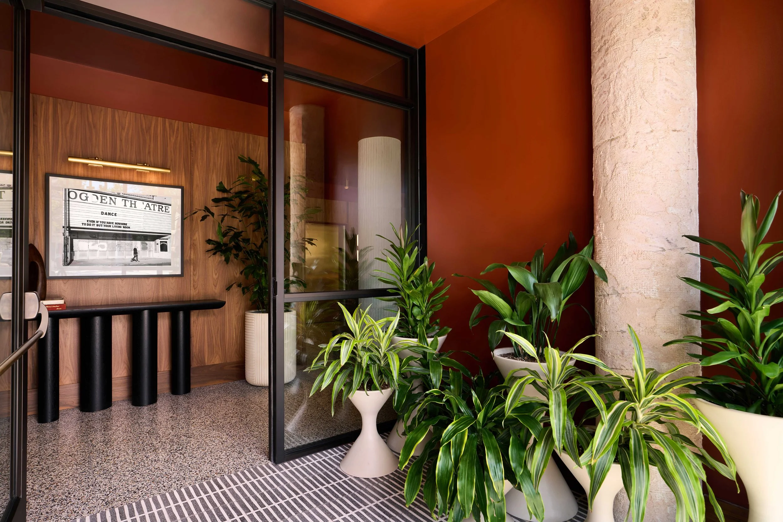 004_260421_WerkCreative_All Inn Hotel_Vestibule_72DPI.jpg