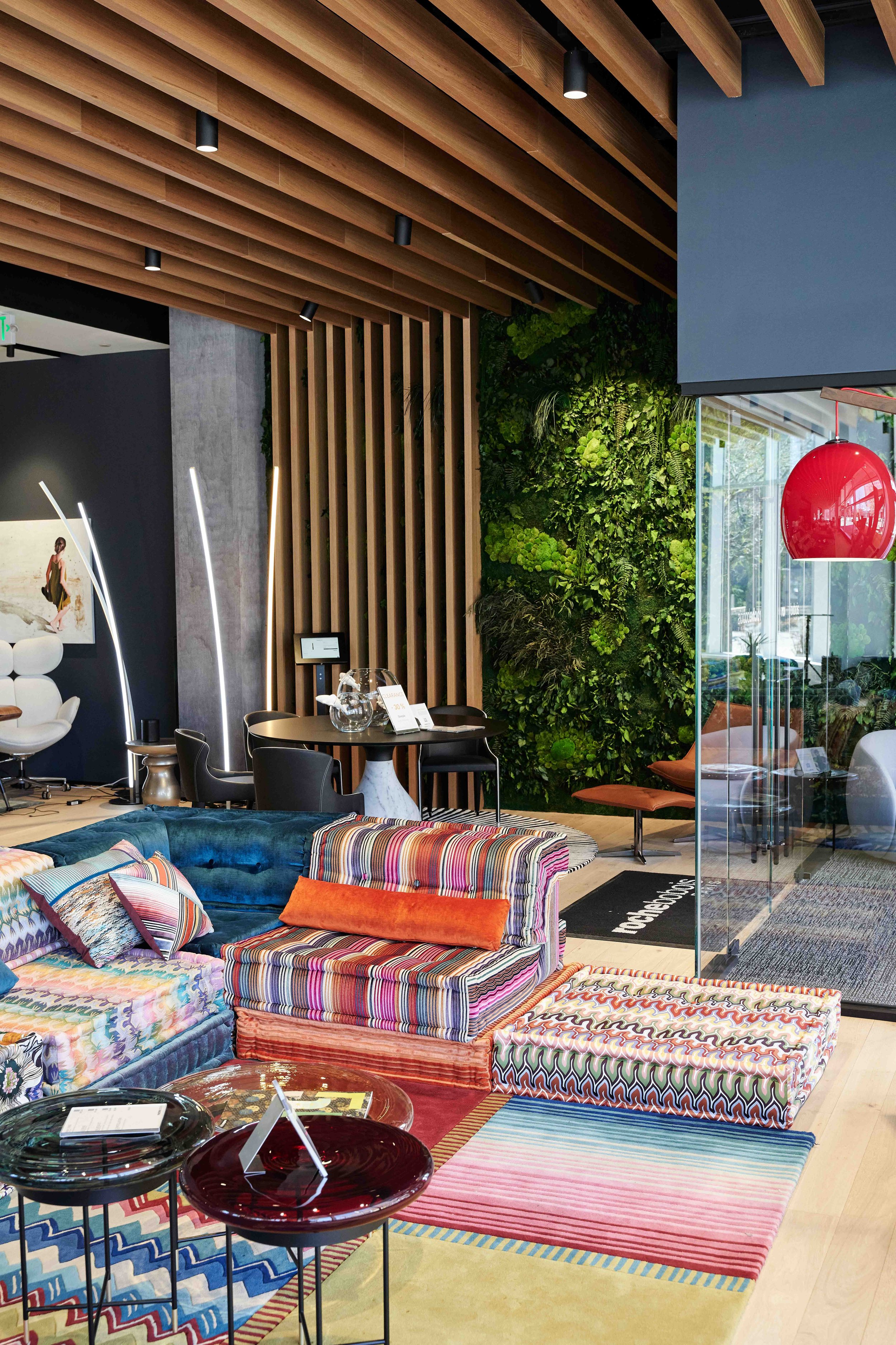 164_240403_WerkCreative_CCN_Roche Bobois_72DPI.jpg