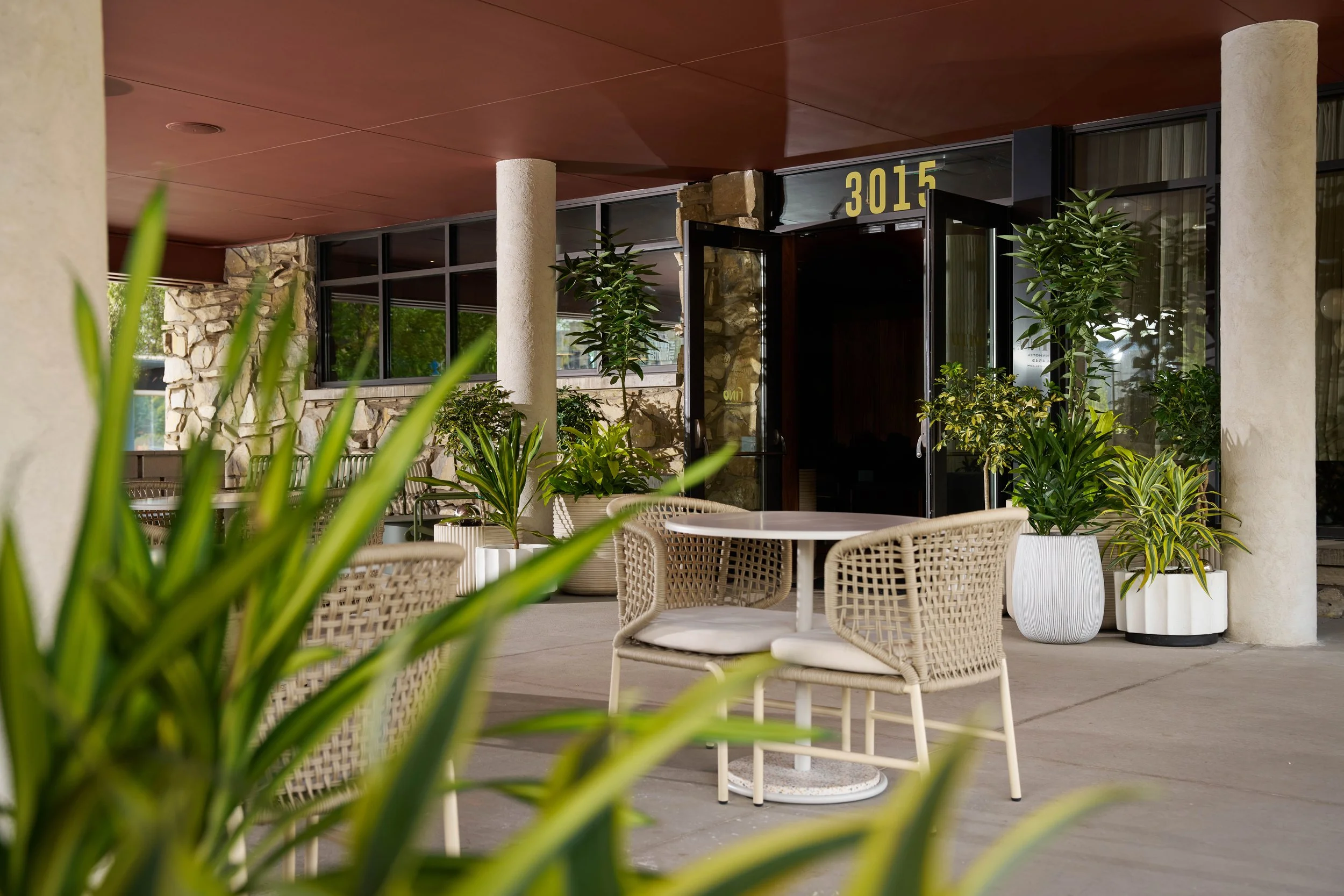 005_260608_WerkCreative_All Inn Hotel_Porte Cochère_72DPI.jpg