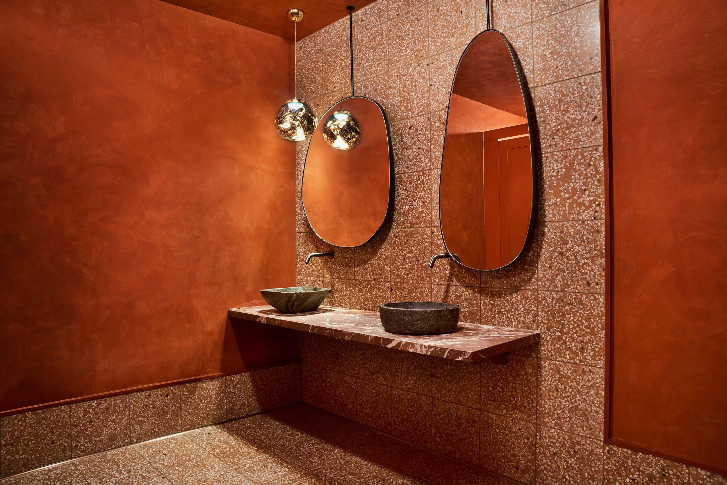 001_260421_WerkCreative_All Inn Hotel_LobbyBathroom_72DPI.jpg