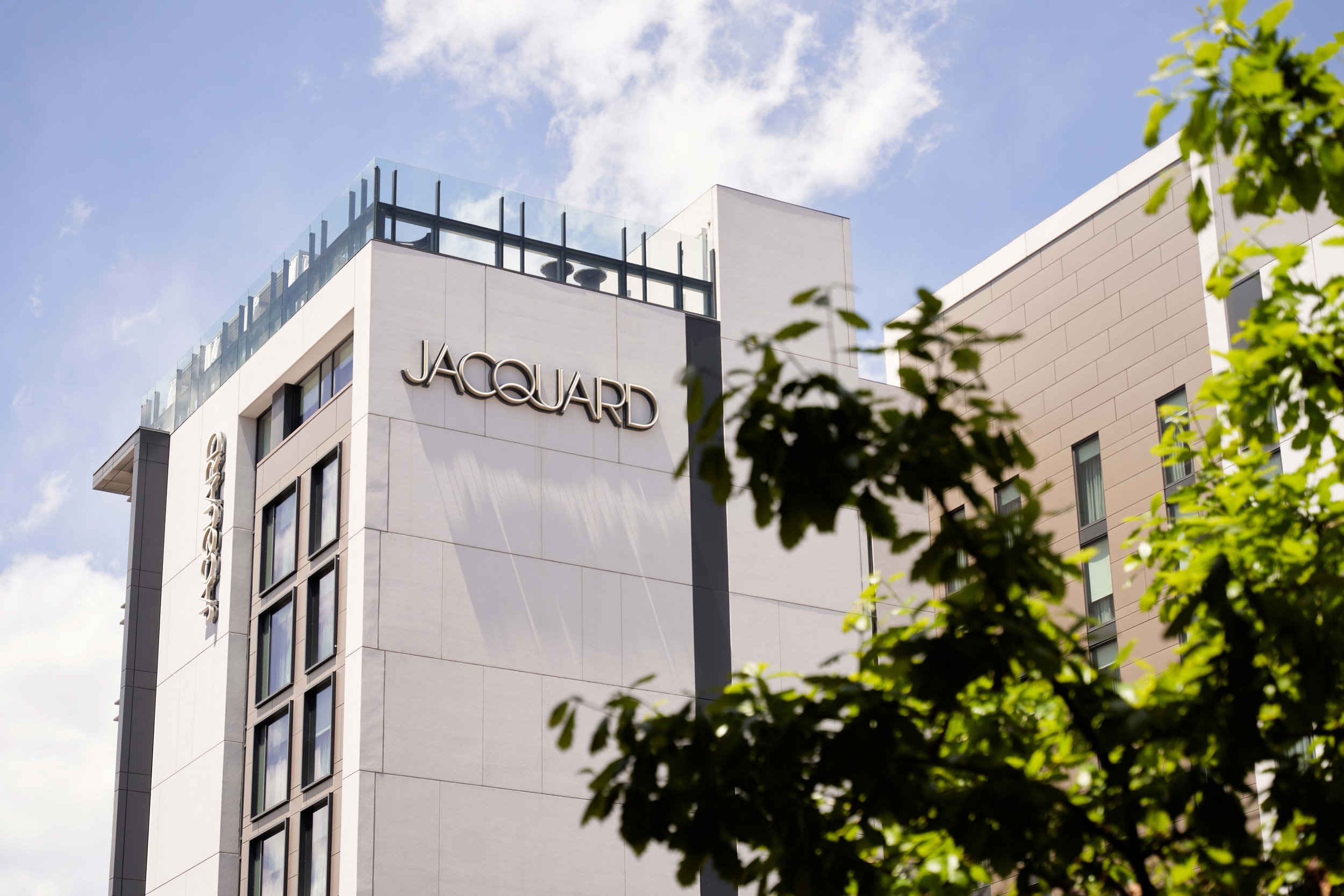 086_240529_CCN_Jacquard Hotel_Kisbee on the Roof_72DPI.jpg