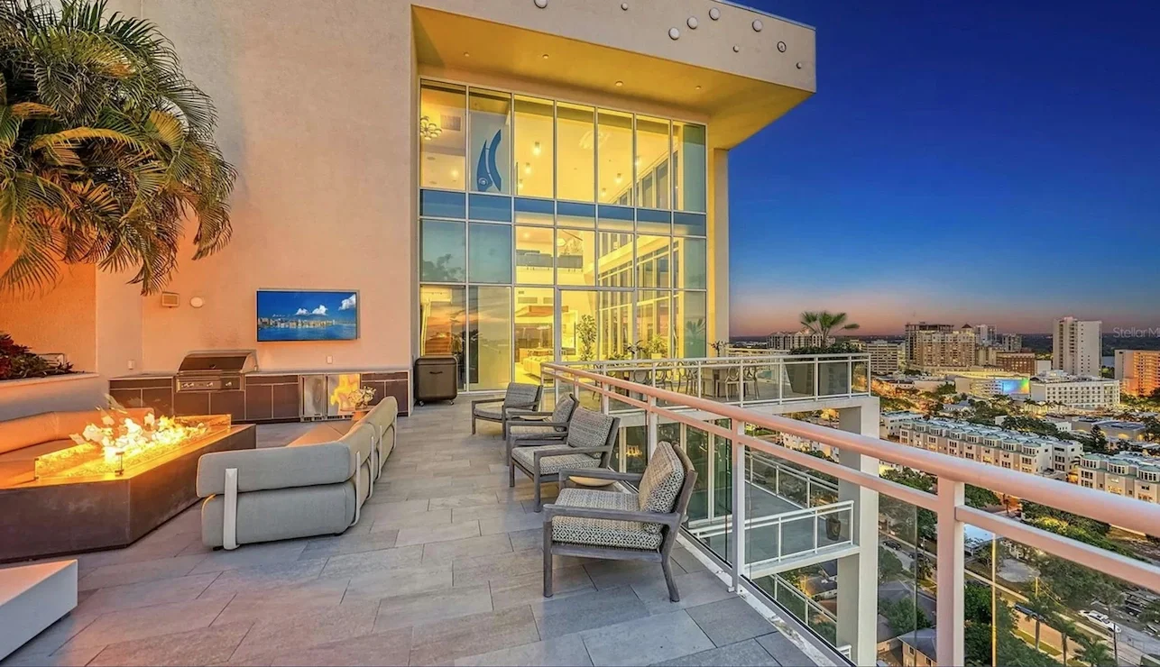 An image of the Cultural Center.