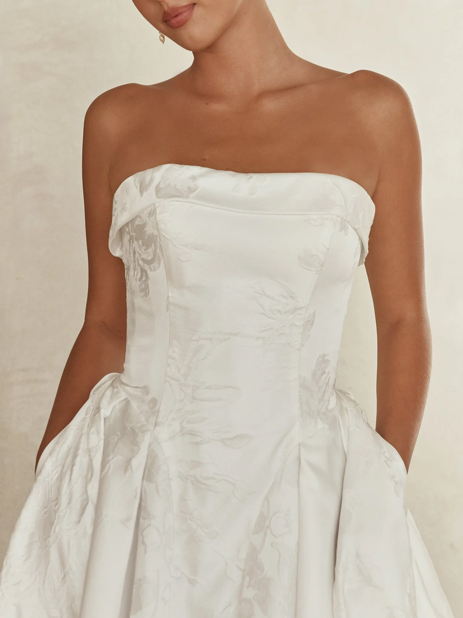 Clea (sample in plain satin)