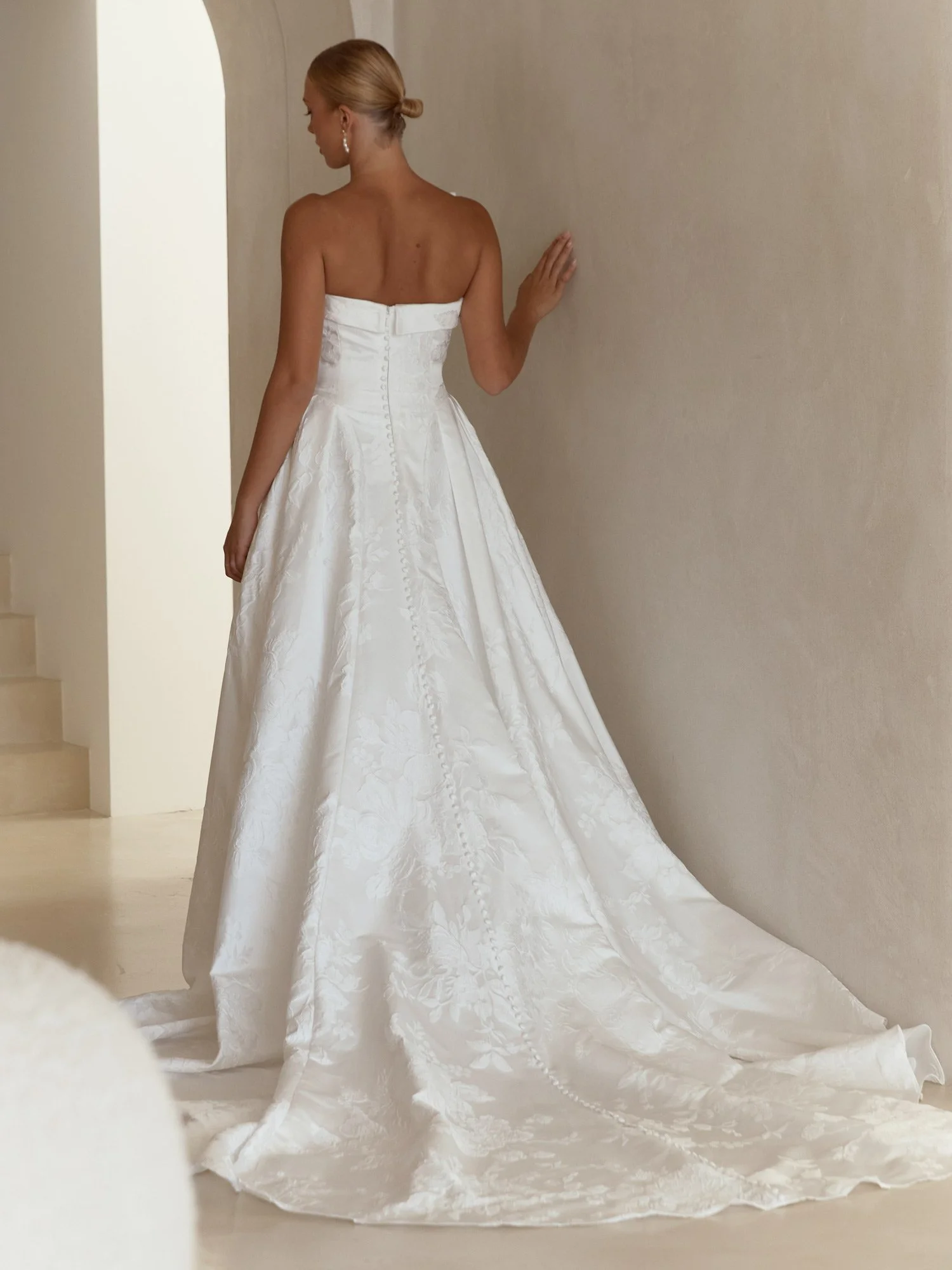 Clea (sample in plain satin)