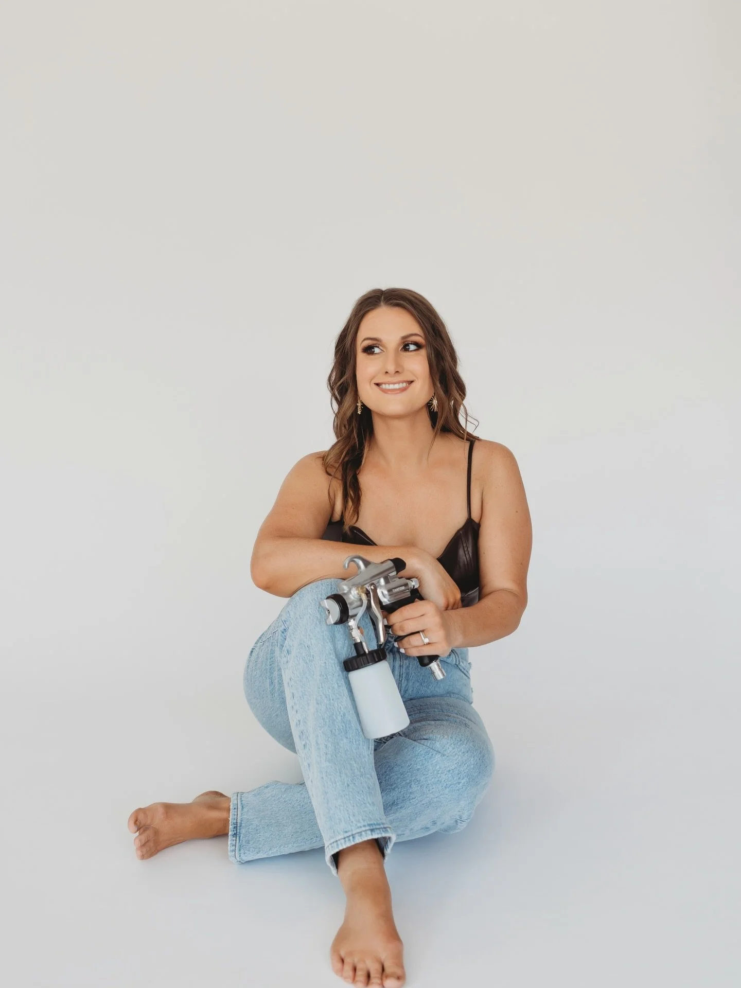 ✨ National Spray Tan Day ✨

Today I&rsquo;m celebrating the art, the glow, and the confidence that comes from a beautiful spray tan. Being a spray tan artist is so much more than applying color, it&rsquo;s about creating a moment where someone looks 