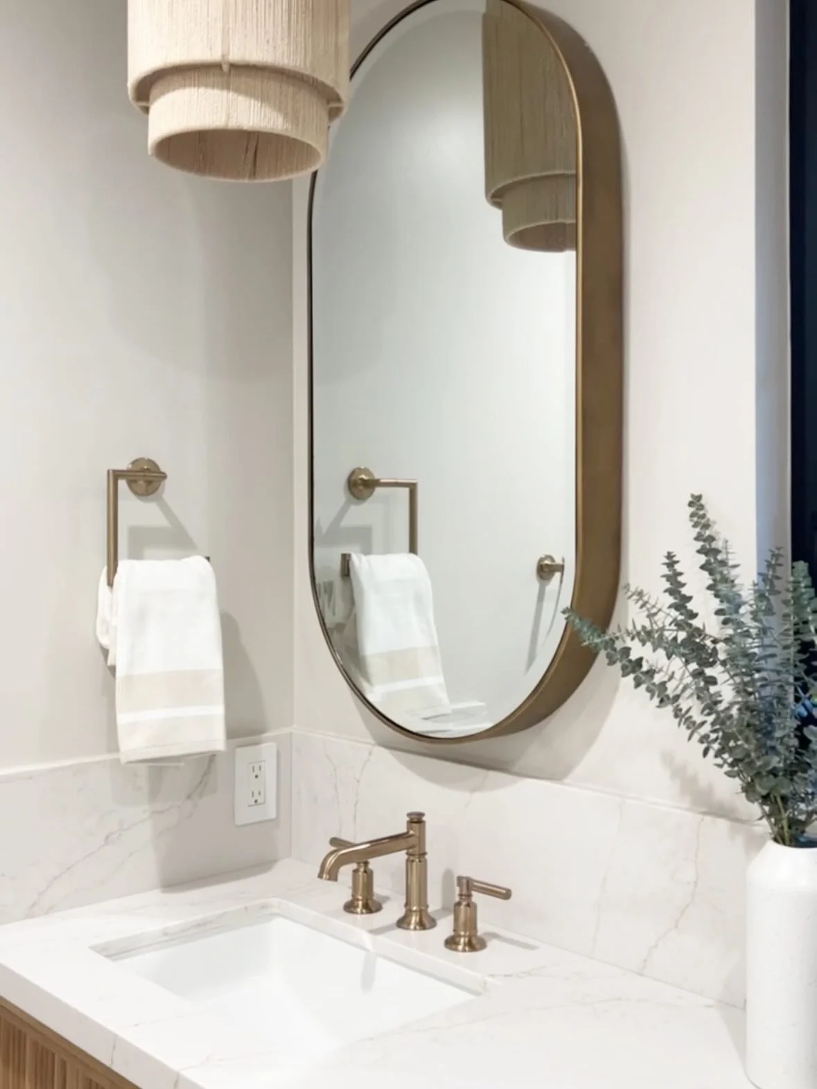There can be so much going during photo shoots that we forget about the quiet moments where these details lie. They are the best views IMO. 

Interior Design @thirteenoak 
Photography @christinafrancesca 
@chrisoharaphotography