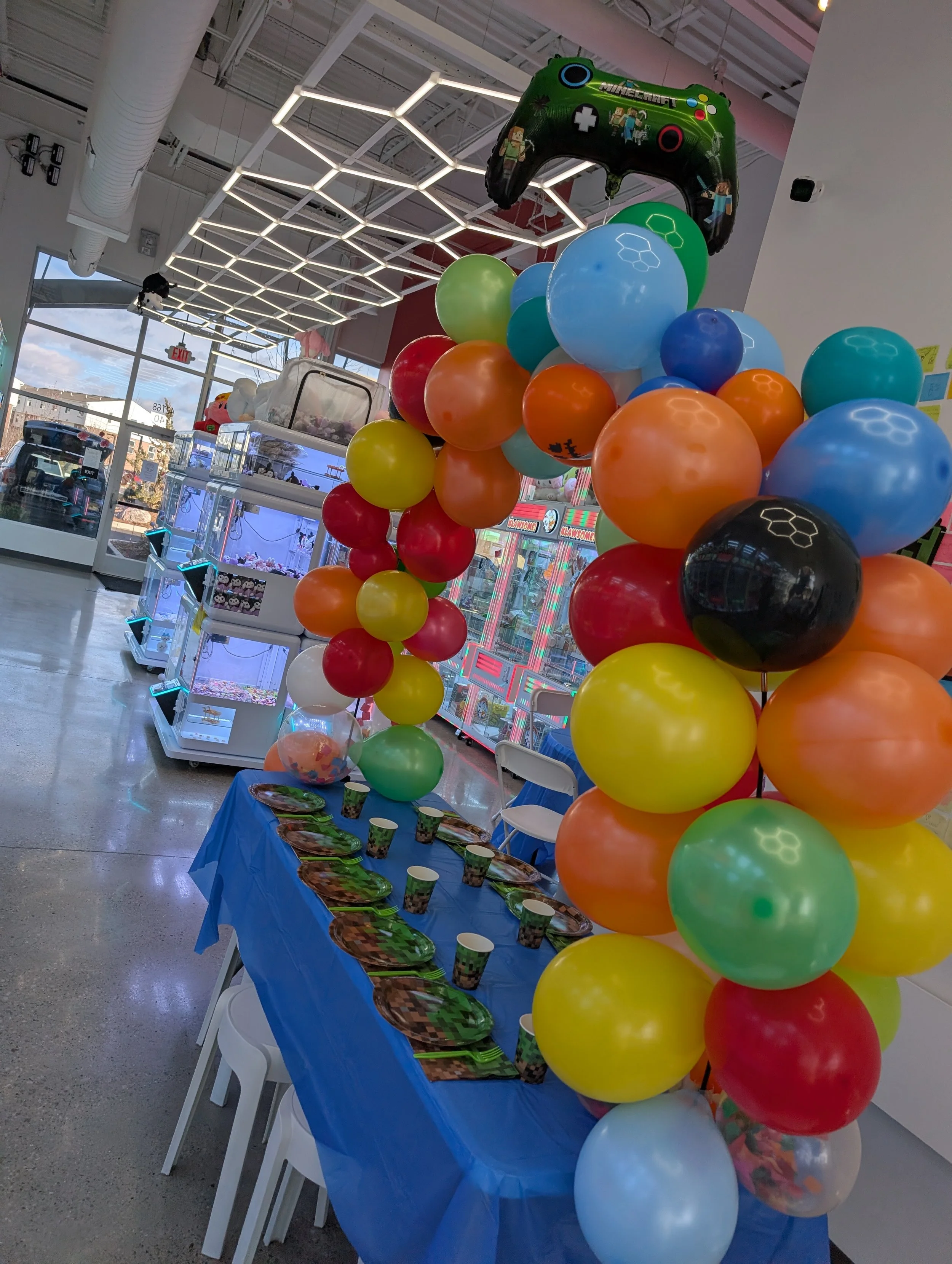 Minecraft balloon arch