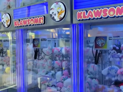 Couldn't stop winning from these claw machines!