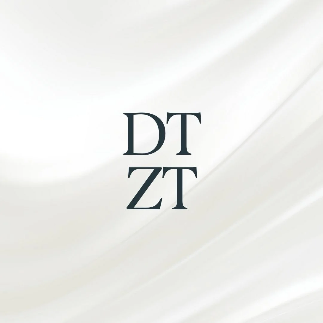 Samenwerken als zussen betekent dat we elkaar goed kennen. We weten wanneer iets klopt en wanneer niet. We durven vragen te stellen en keuzes te bevragen, juist omdat we hetzelfde doel hebben.
Die dynamiek zorgt voor scherpte, maar ook voor rust. En 