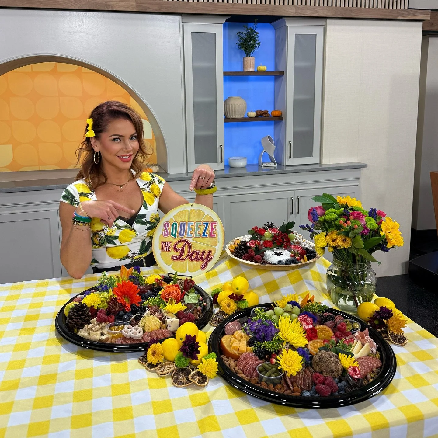 Hi! 👋🏼 
.
This is just your daily reminder to follow your whole heart + soul, go steadfastly towards your dreams, take up space, relentlessly love and choose yourself, live in your truth, know that you define your own success, take the chances on y