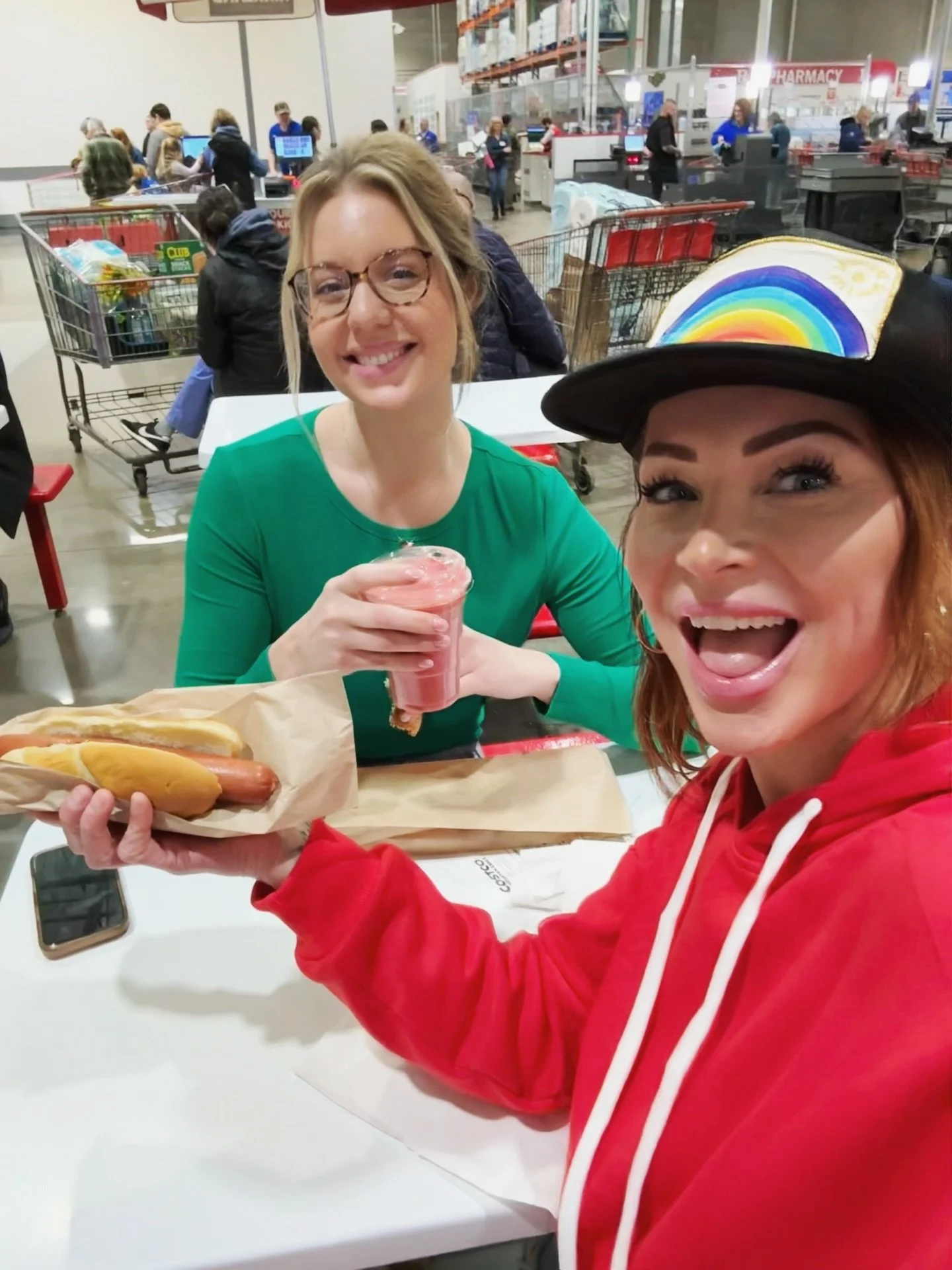 Galentine&rsquo;s Glizzies &hearts;️👯&zwj;♀️🌭
.
.
🍋𝒮𝓆𝓊ℯℯ𝓏ℯ 𝓉𝒽ℯ 𝒟𝒶𝓎!🍋
.
.
#galentines #thursyay #catchupandketchup #glizzy #costco