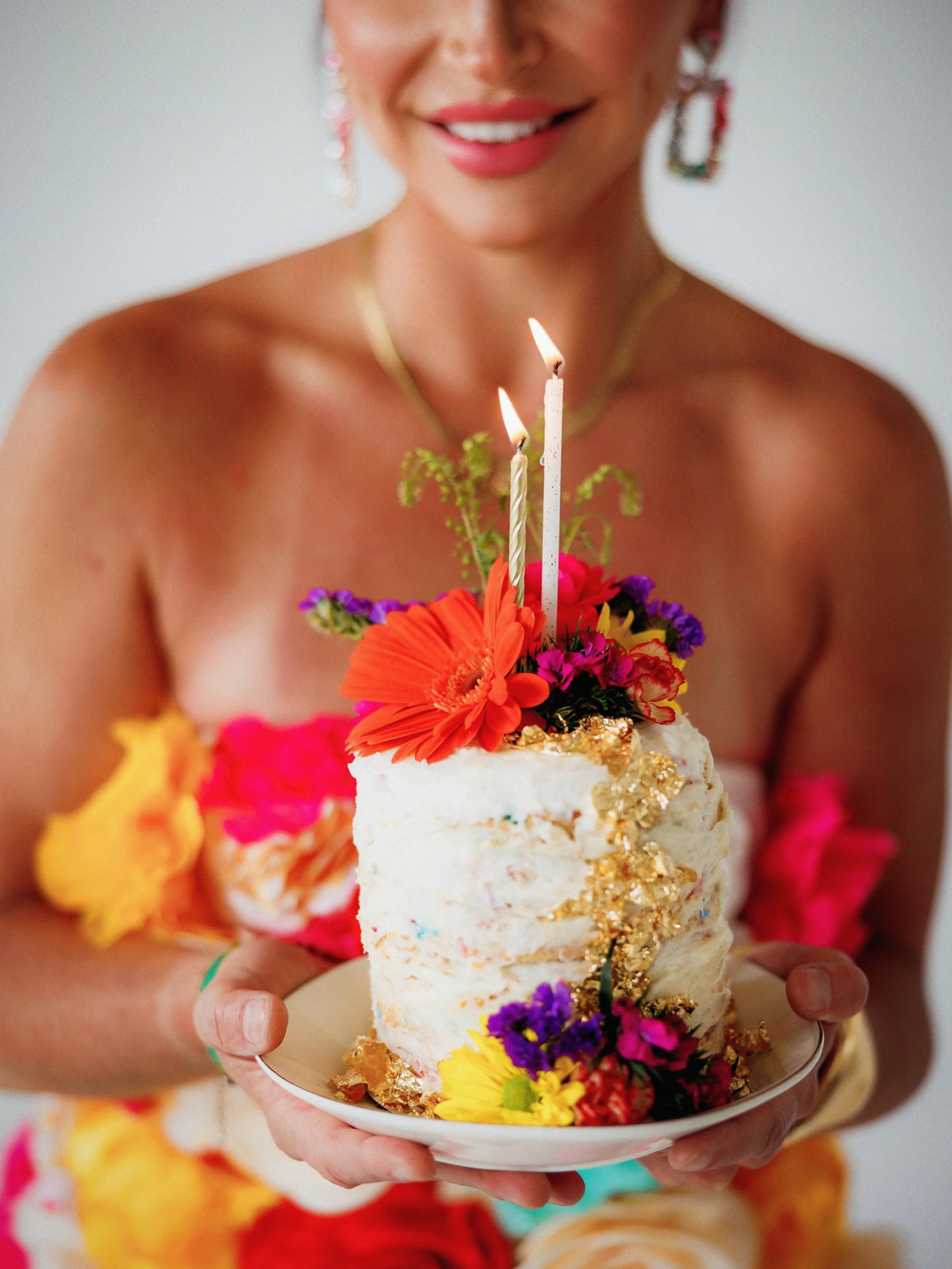 Tiny cakes. Big main character energy. 🎂💐

Our very secret, very limited boutique cake menu is quietly orbiting the Lemonyay universe.✨

Inquire online at Lemonyay.com 💌

#BoutiqueCakes #Lemonyay #SecretMenu #MilwaukeeFoodie #MainCharacterEnergy