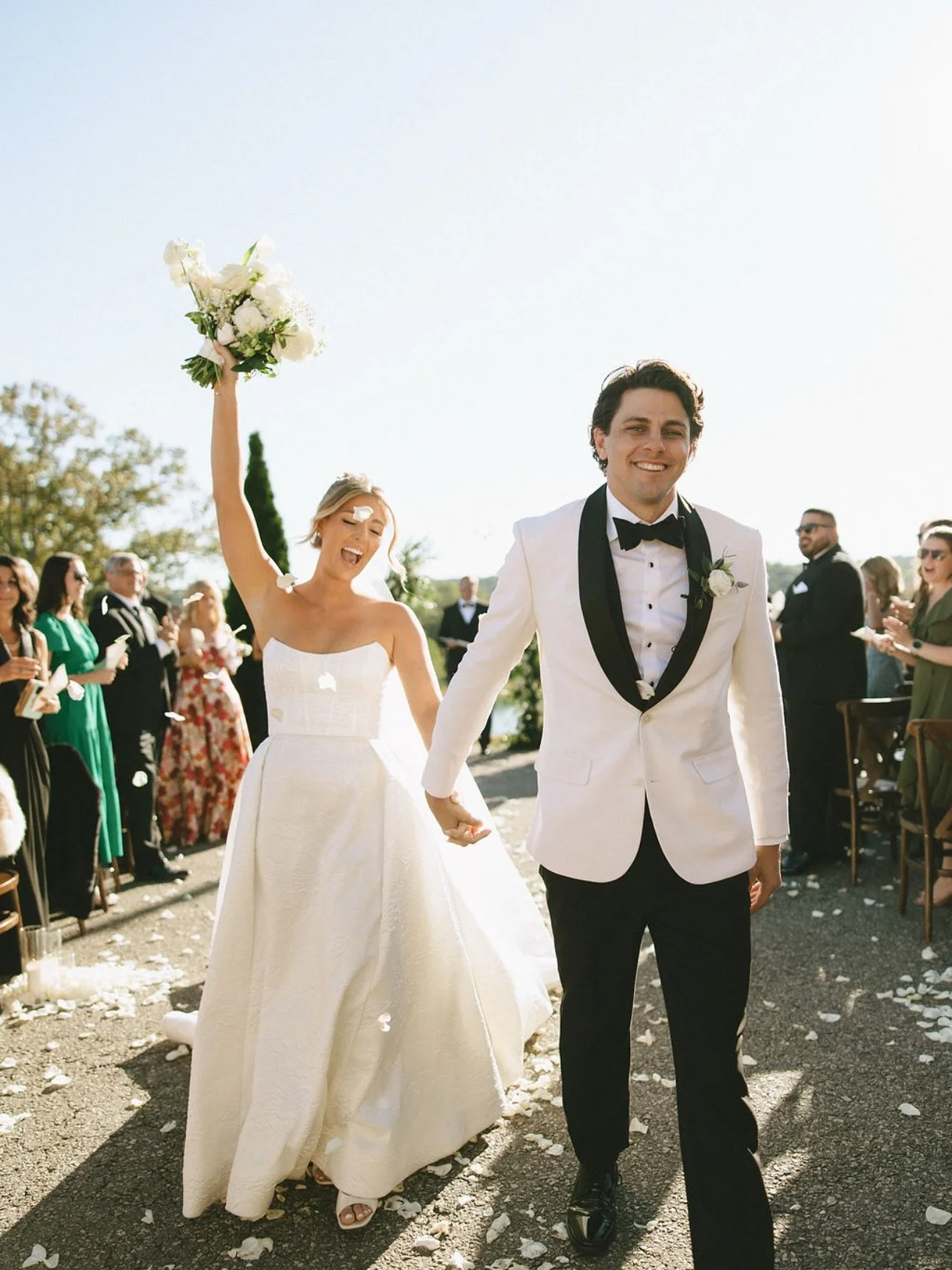 all of the sweet ceremony moments! ✨

Photography | @anna.j.ray 
Venue | @montalucewinery