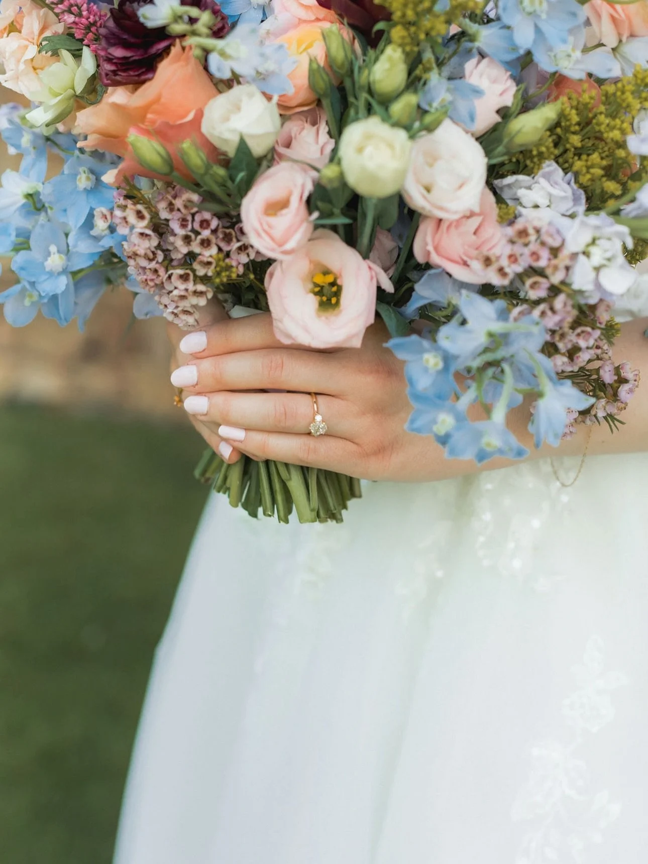 all of the colorful details from this day! ✨

Venue | @thegreystoneestate 
Photography | @marcandanna