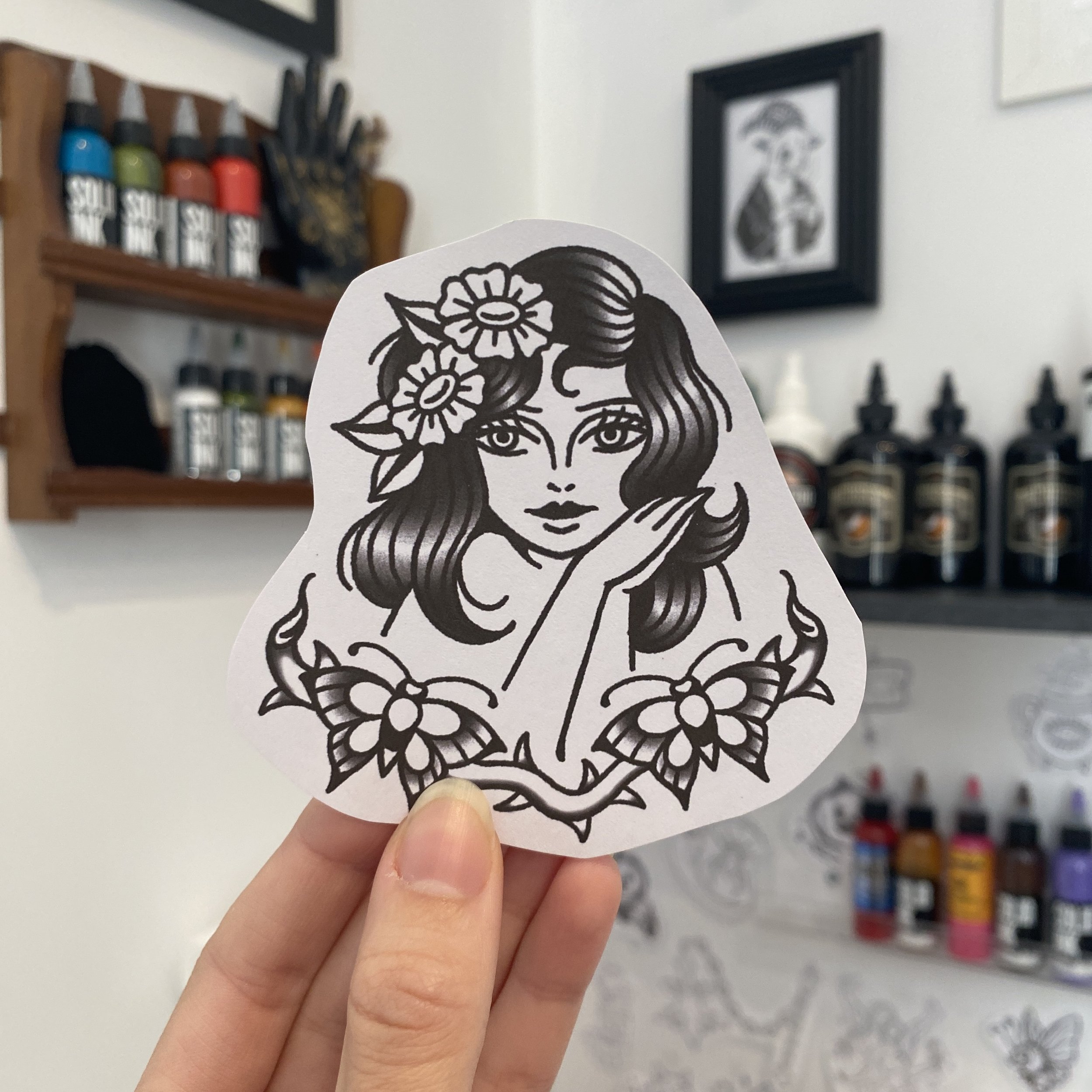 Dame aux papillons