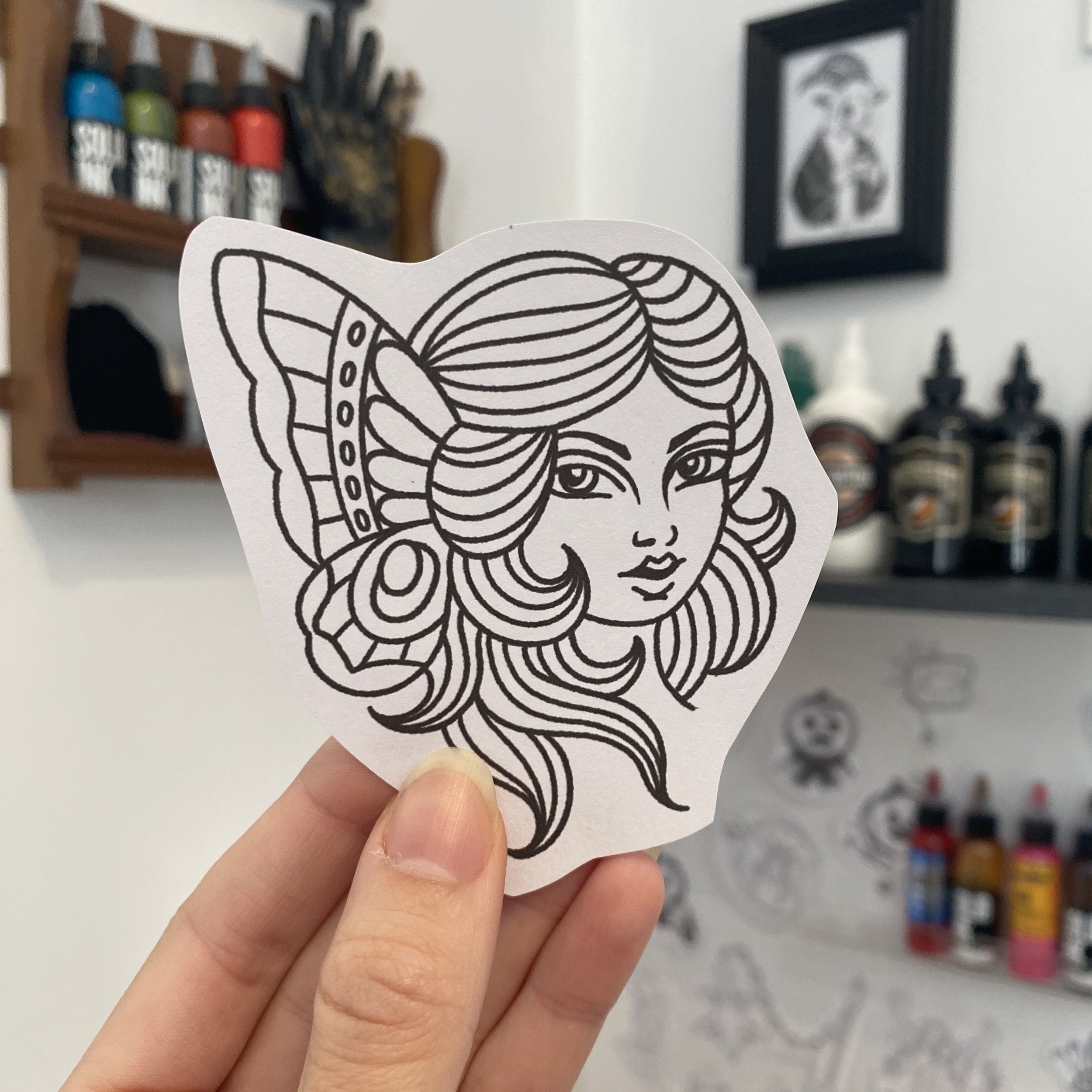 Femme papillon