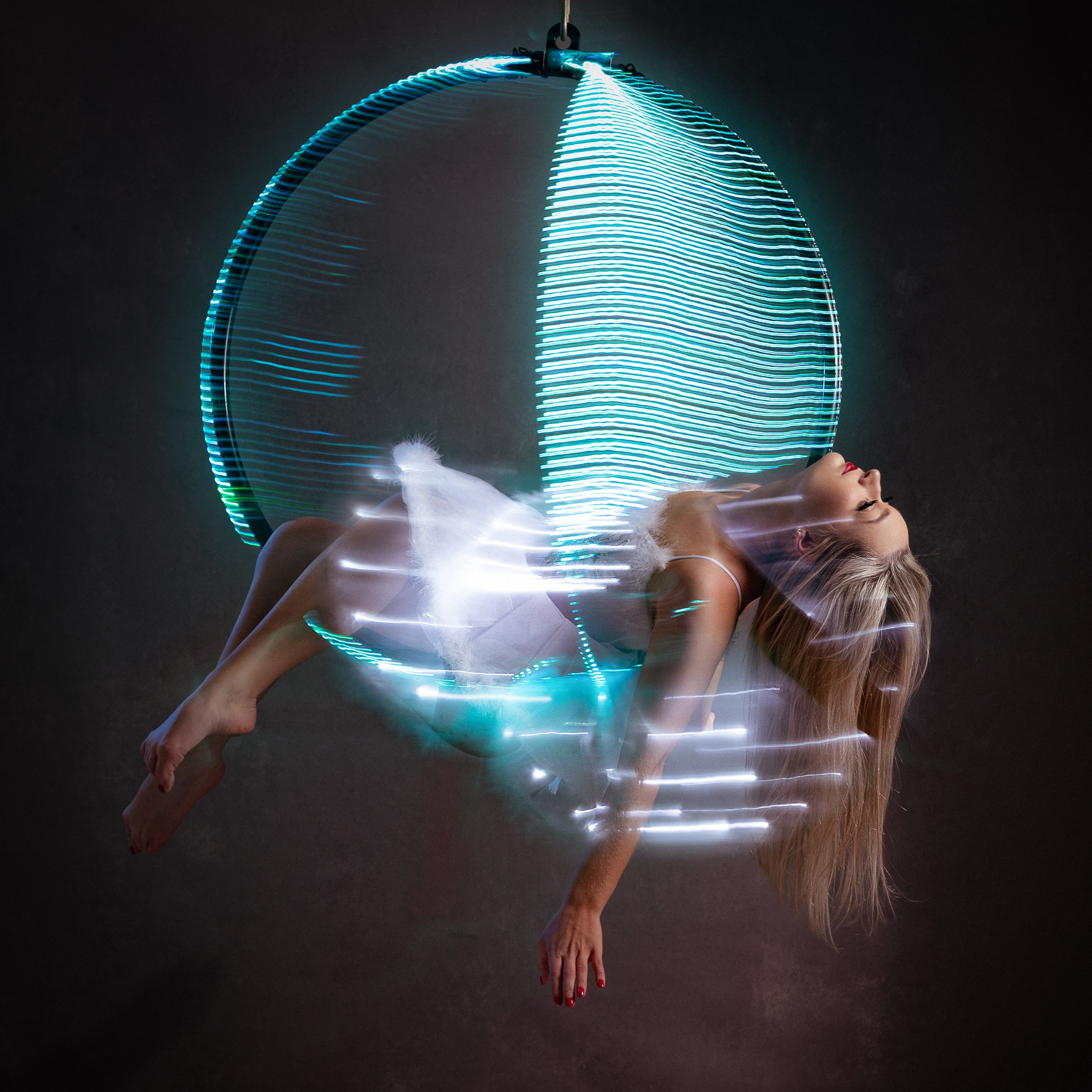 Amberlina - LED Aerial Hoop 
photo by Image Cella
