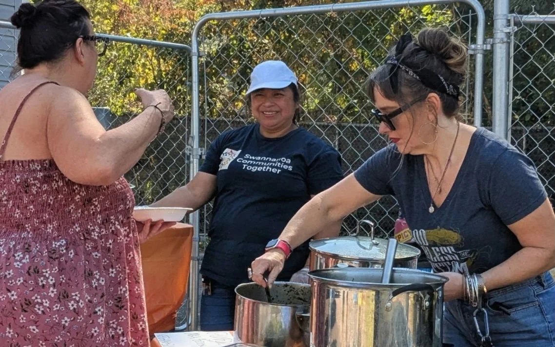 Nourishing Community / Nutriendo a la Comunidad