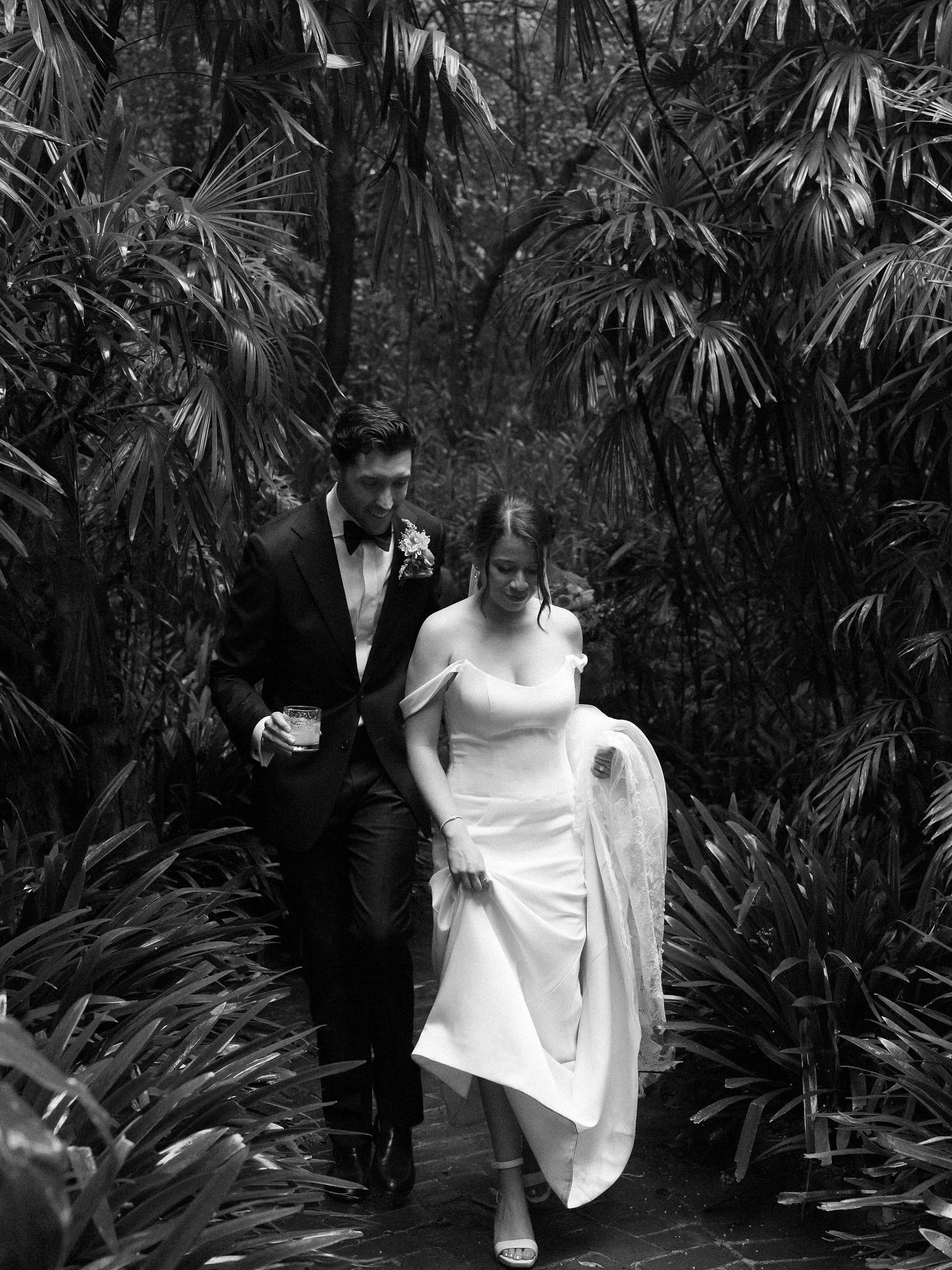 Not posed, not planned &mdash; just a quiet moment through the gardens of Museo Casa de la Bola, before the rain returned.

There&rsquo;s magic in the in-betweens.
Unscripted, honest, and completely theirs.

Planning: @ganesha_wedding 
Video: @pepper