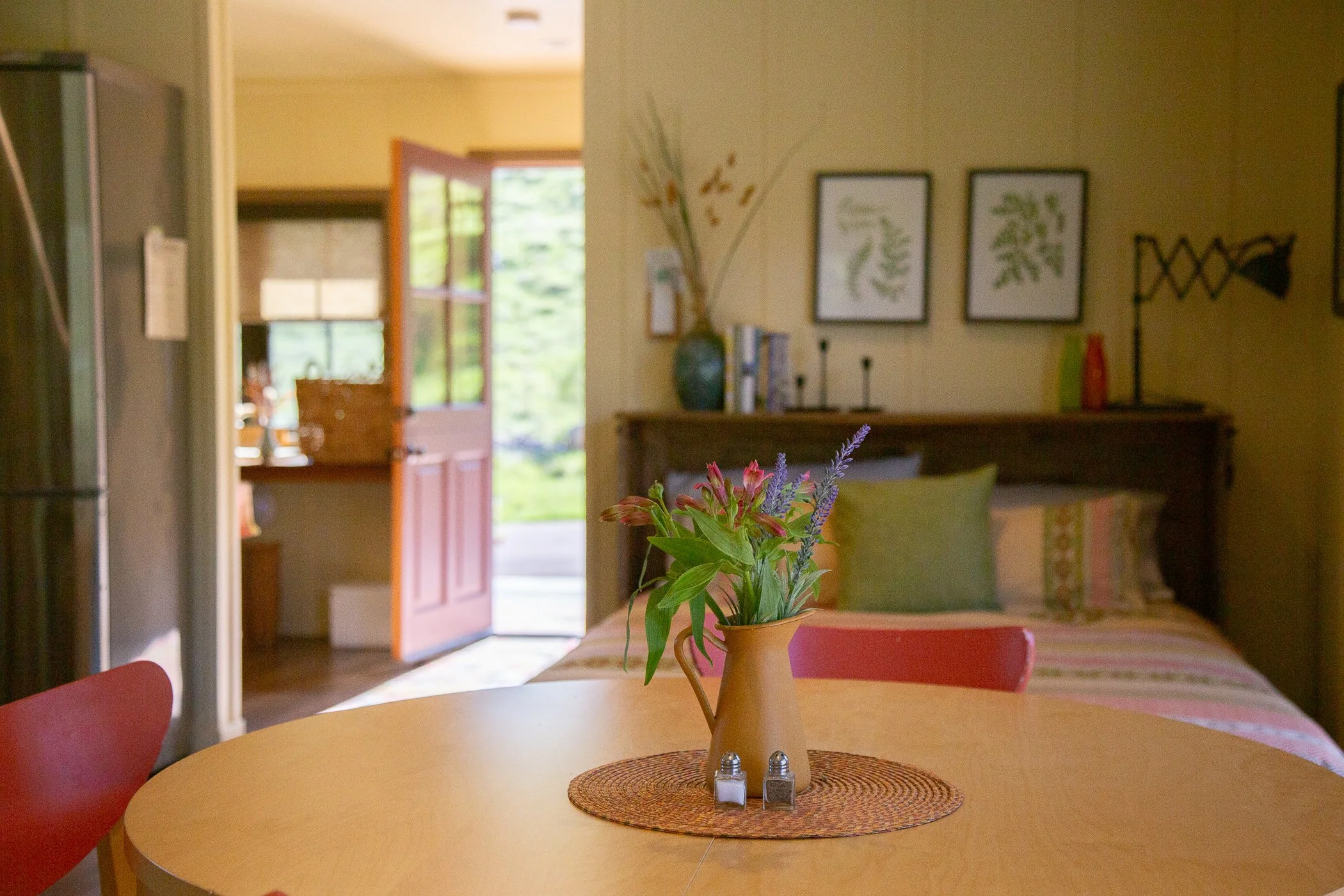 Creekside Cottage - Living Room with Murphy Bed.jpg