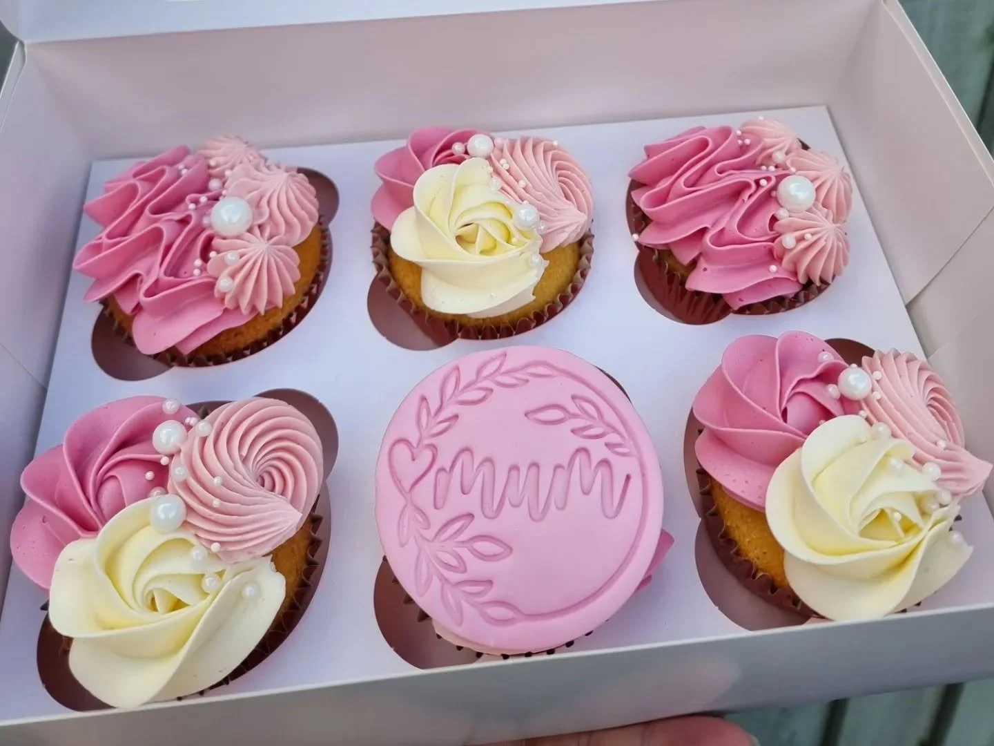 MUMcupcake.jpg